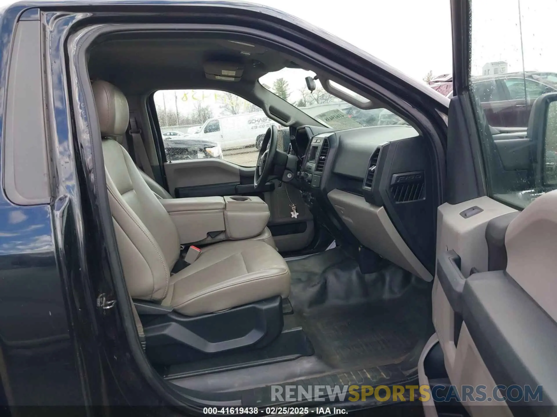 5 fotografías del automóvil dañado 1FTMF1EB6KKE16402 FORD F-150 2019
