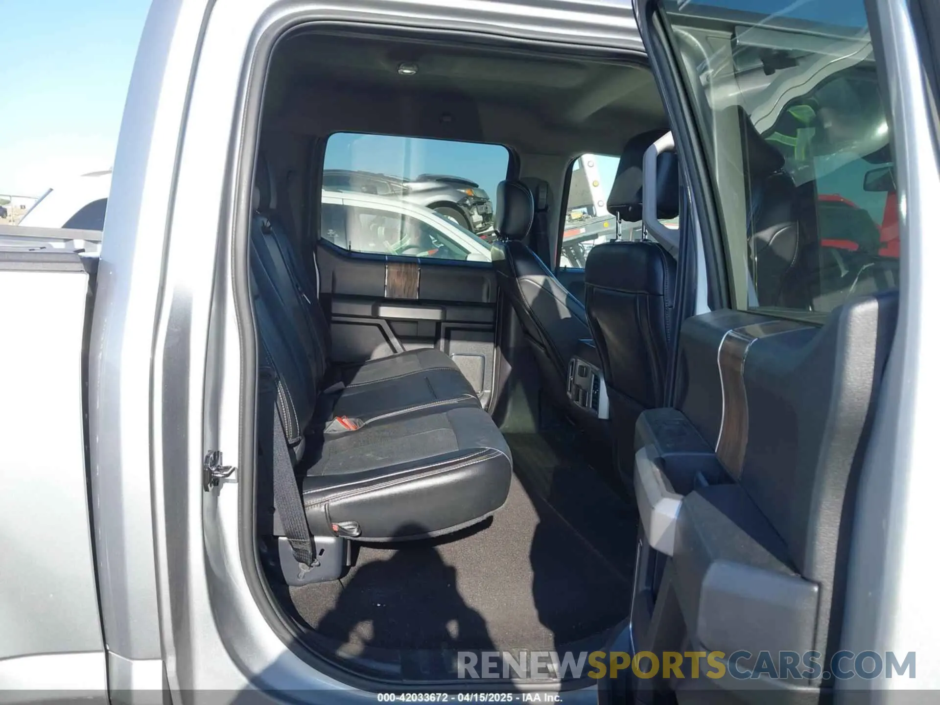 8 fotografías del automóvil dañado 1FTEW1CP3LKD43753 FORD F-150 2020