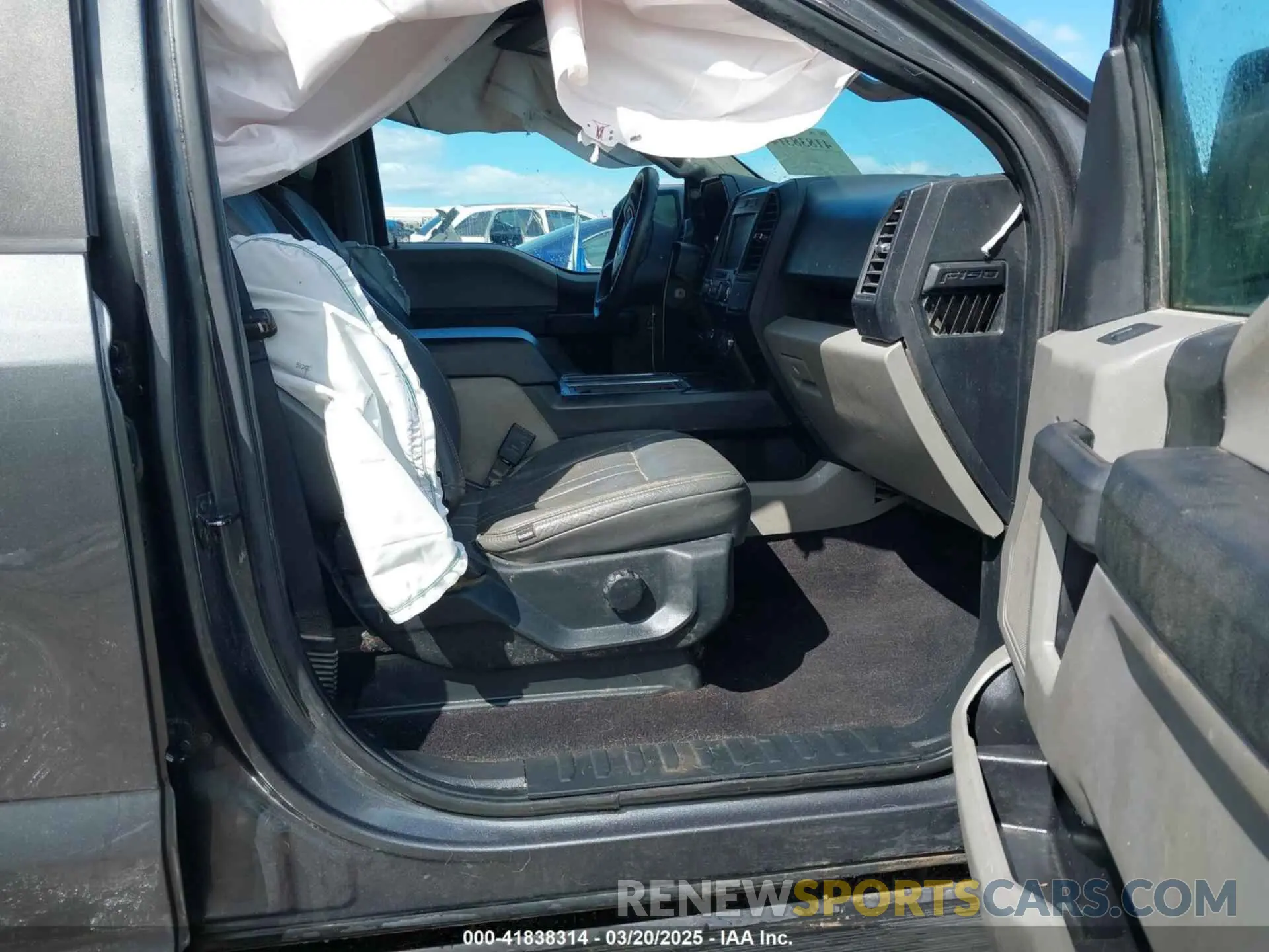 5 fotografías del automóvil dañado 1FTEW1CP4LFB98988 FORD F-150 2020