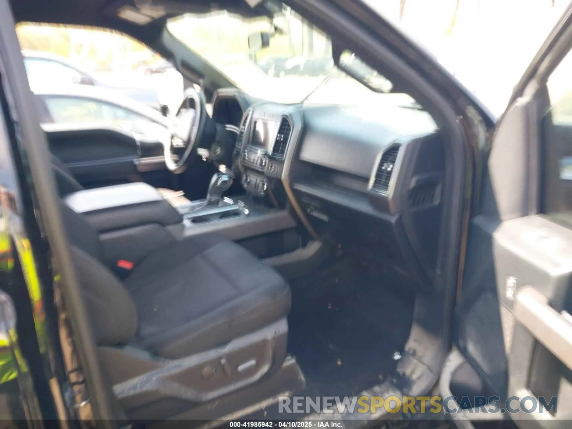 5 fotografías del automóvil dañado 1FTEW1E43LFB16753 FORD F-150 2020