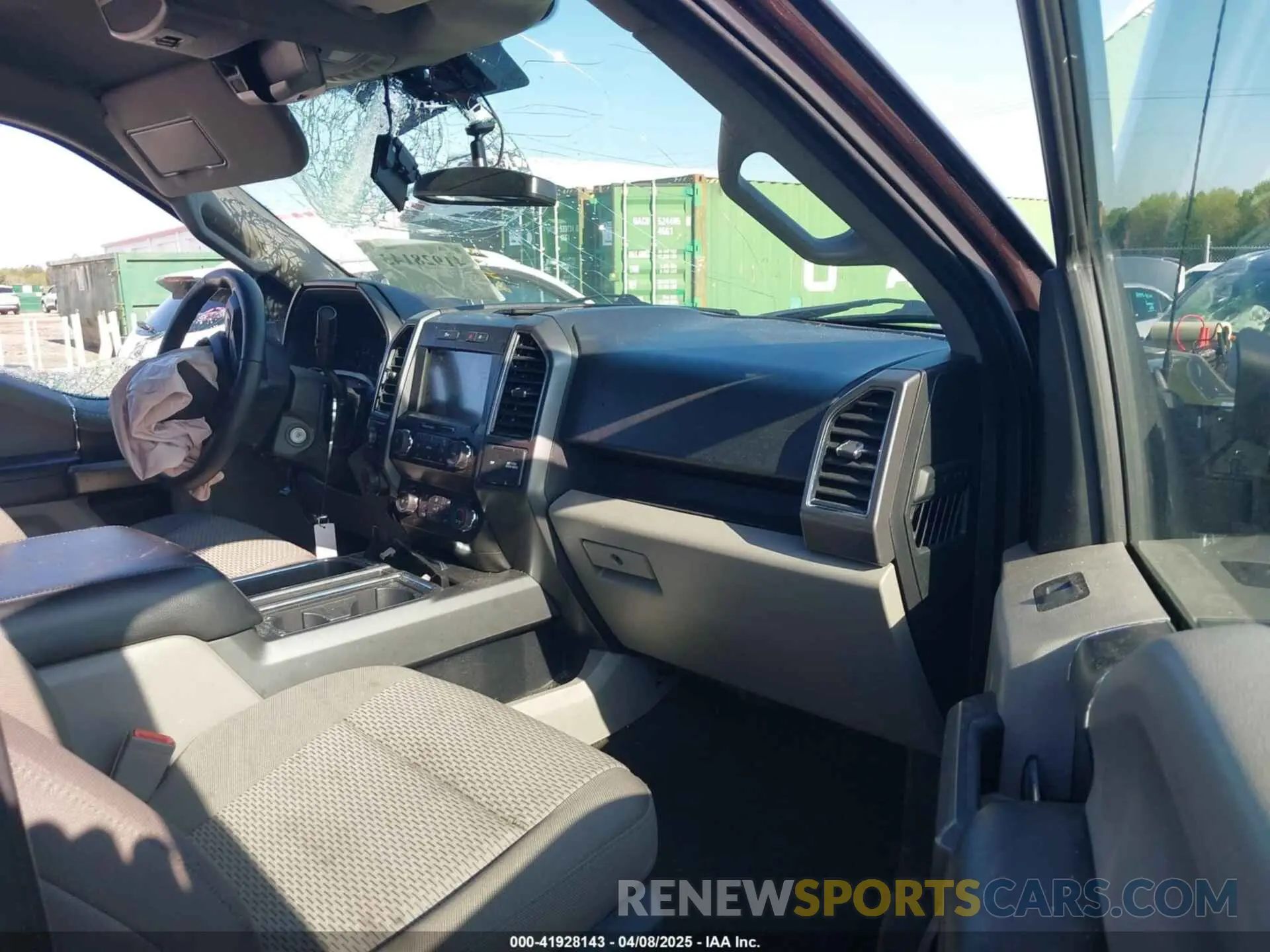 5 fotografías del automóvil dañado 1FTEW1E44LFC38151 FORD F-150 2020