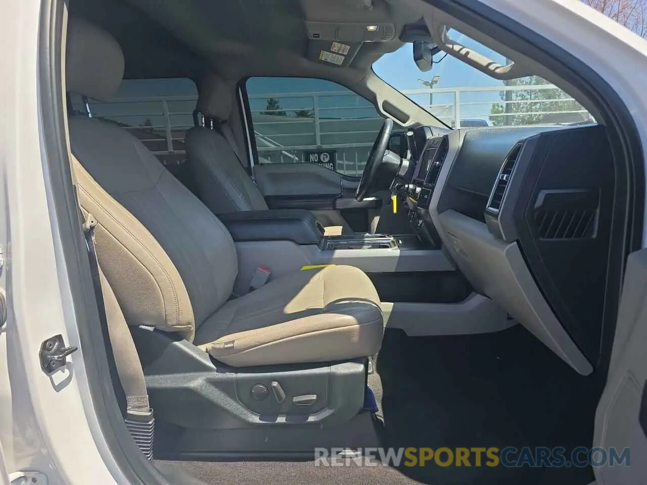5 fotografías del automóvil dañado 1FTEW1E45LKF54195 FORD F-150 2020