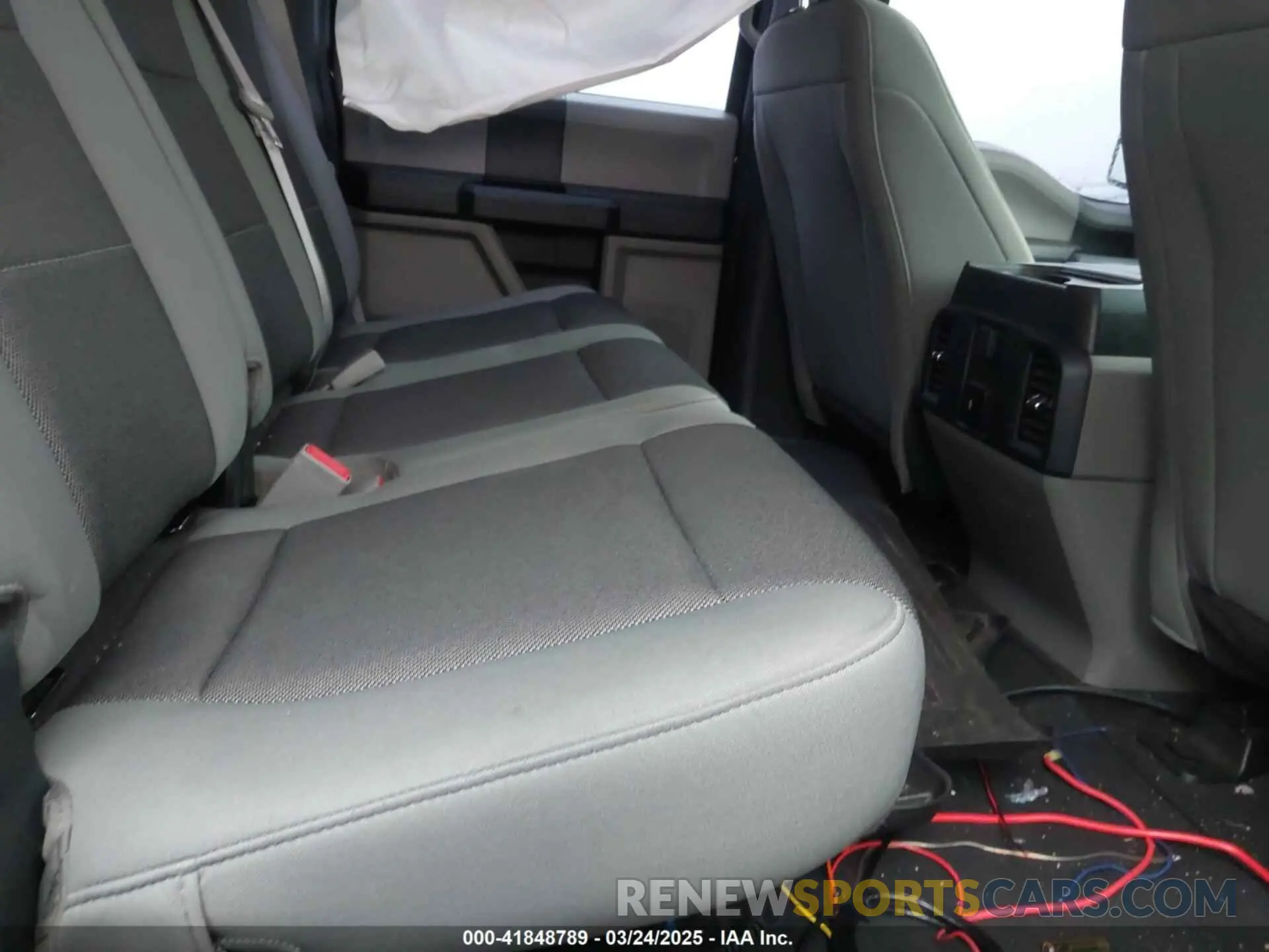 8 fotografías del automóvil dañado 1FTEW1E55LFB38116 FORD F-150 2020