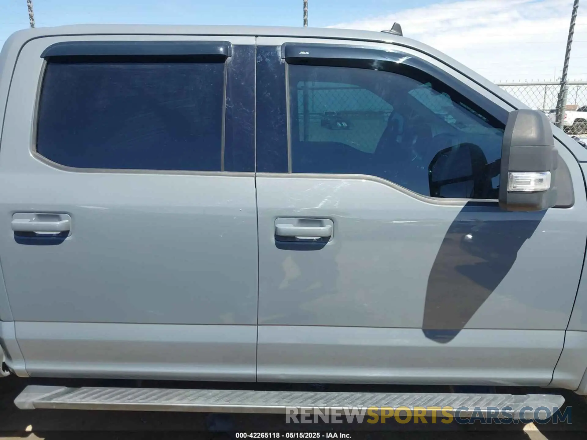 14 fotografías del automóvil dañado 1FTEW1E57LKE71523 FORD F-150 2020