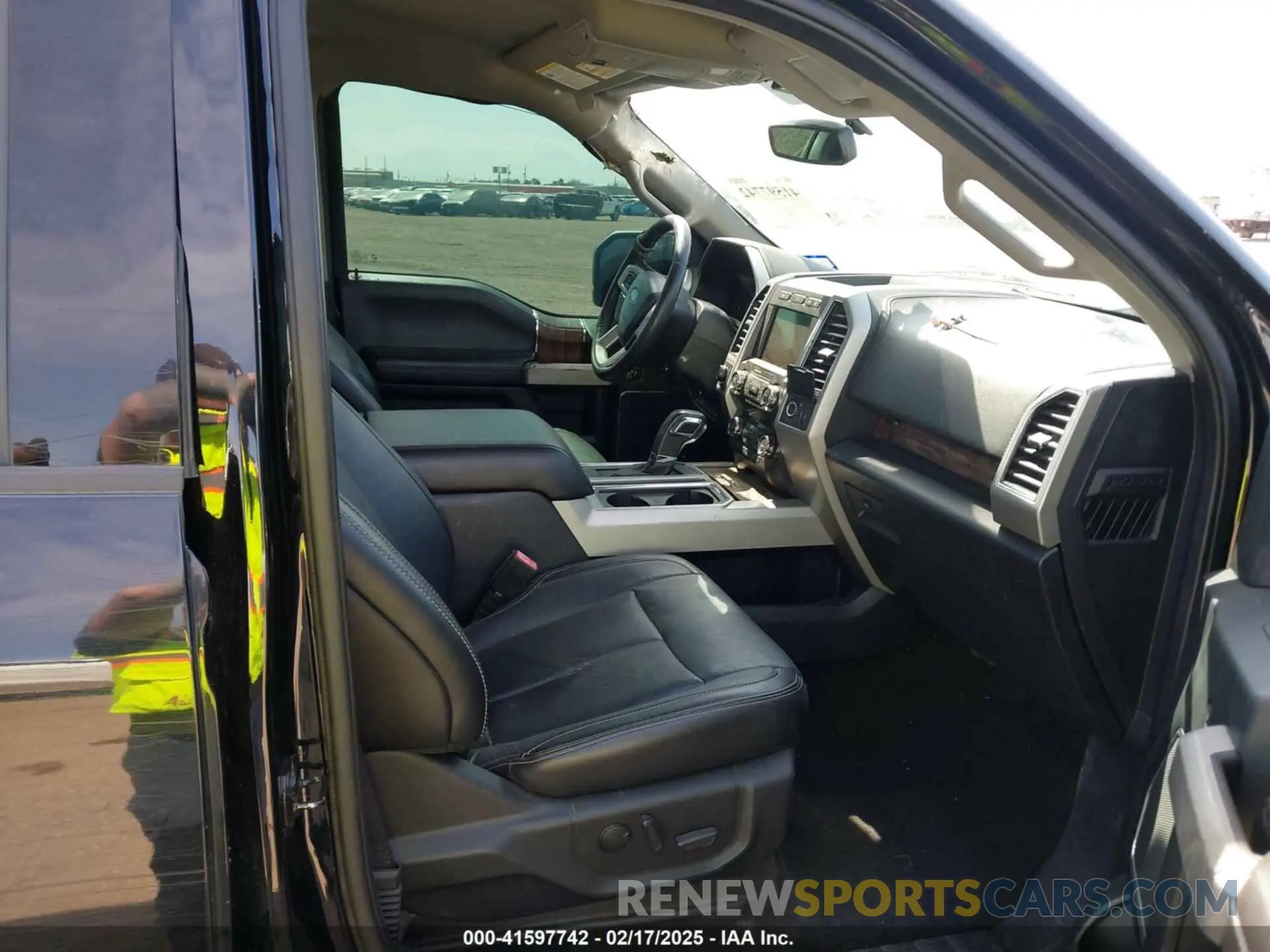 5 fotografías del automóvil dañado 1FTEW1E58LFA63329 FORD F-150 2020