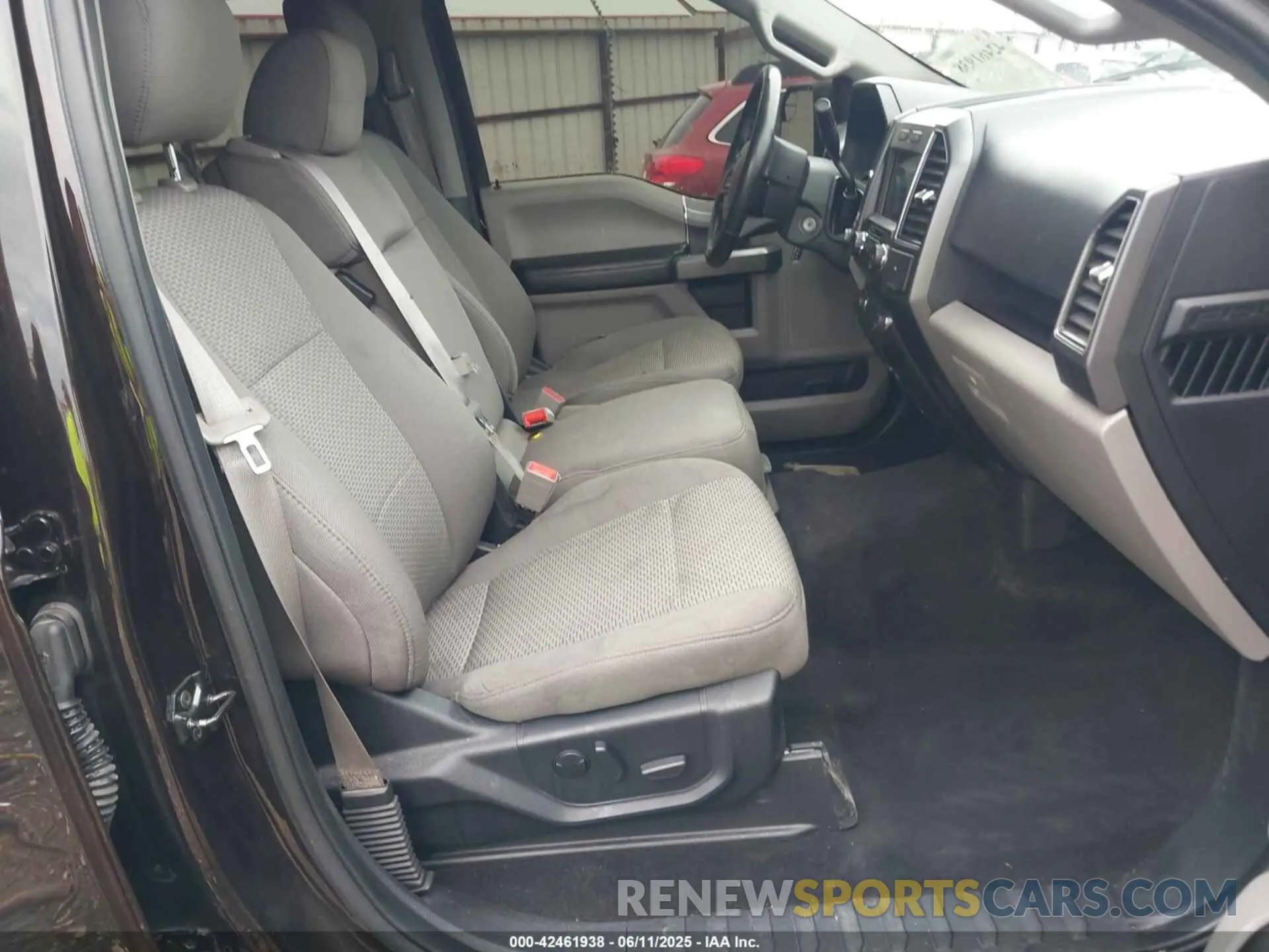 5 fotografías del automóvil dañado 1FTEW1E5XLFA26833 FORD F-150 2020