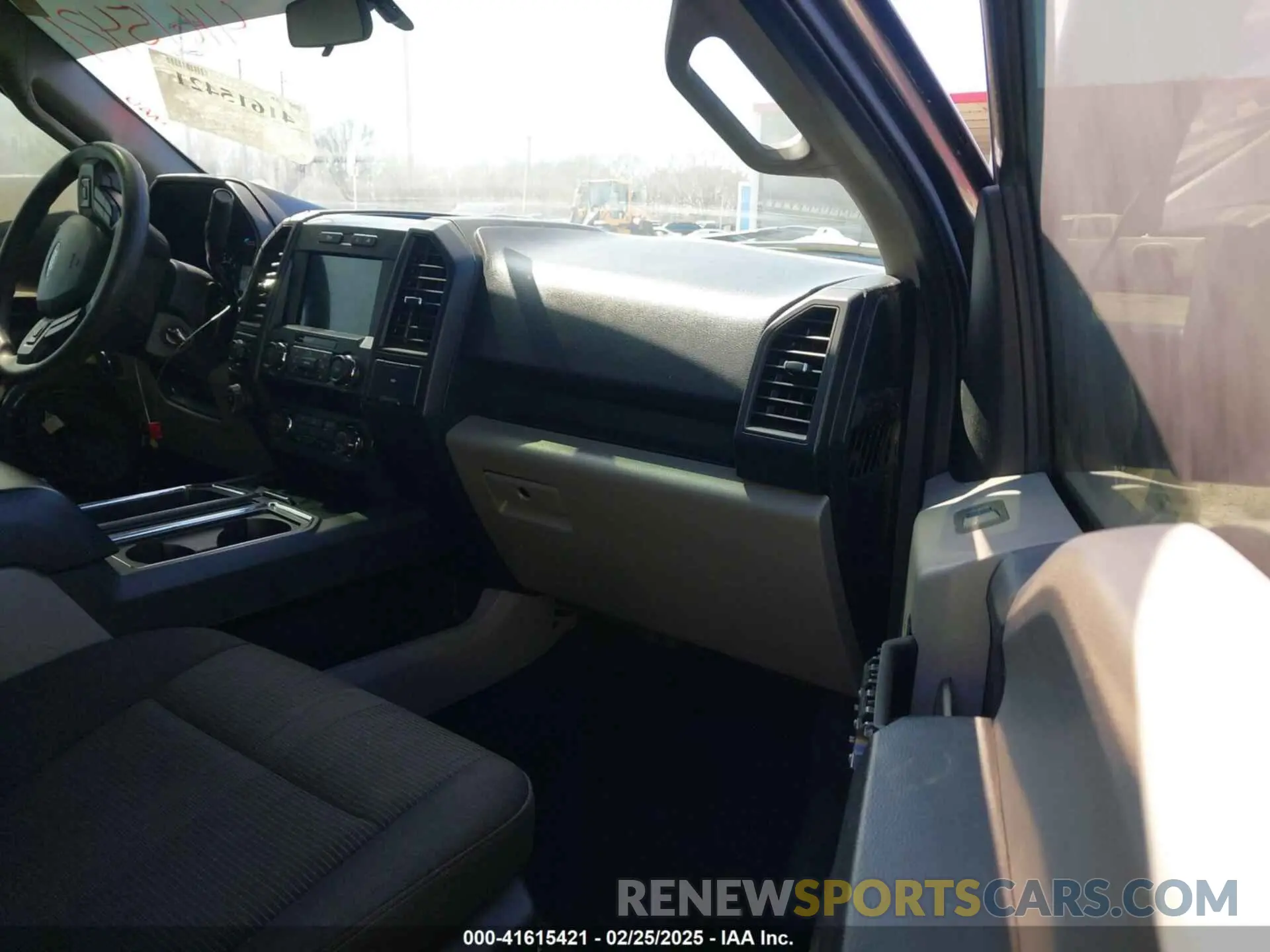 5 fotografías del automóvil dañado 1FTEW1EP3LKE90684 FORD F-150 2020
