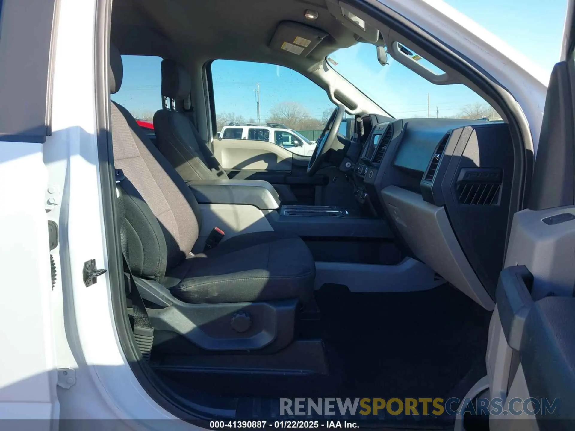 5 fotografías del automóvil dañado 1FTEW1EP6LKF46844 FORD F-150 2020