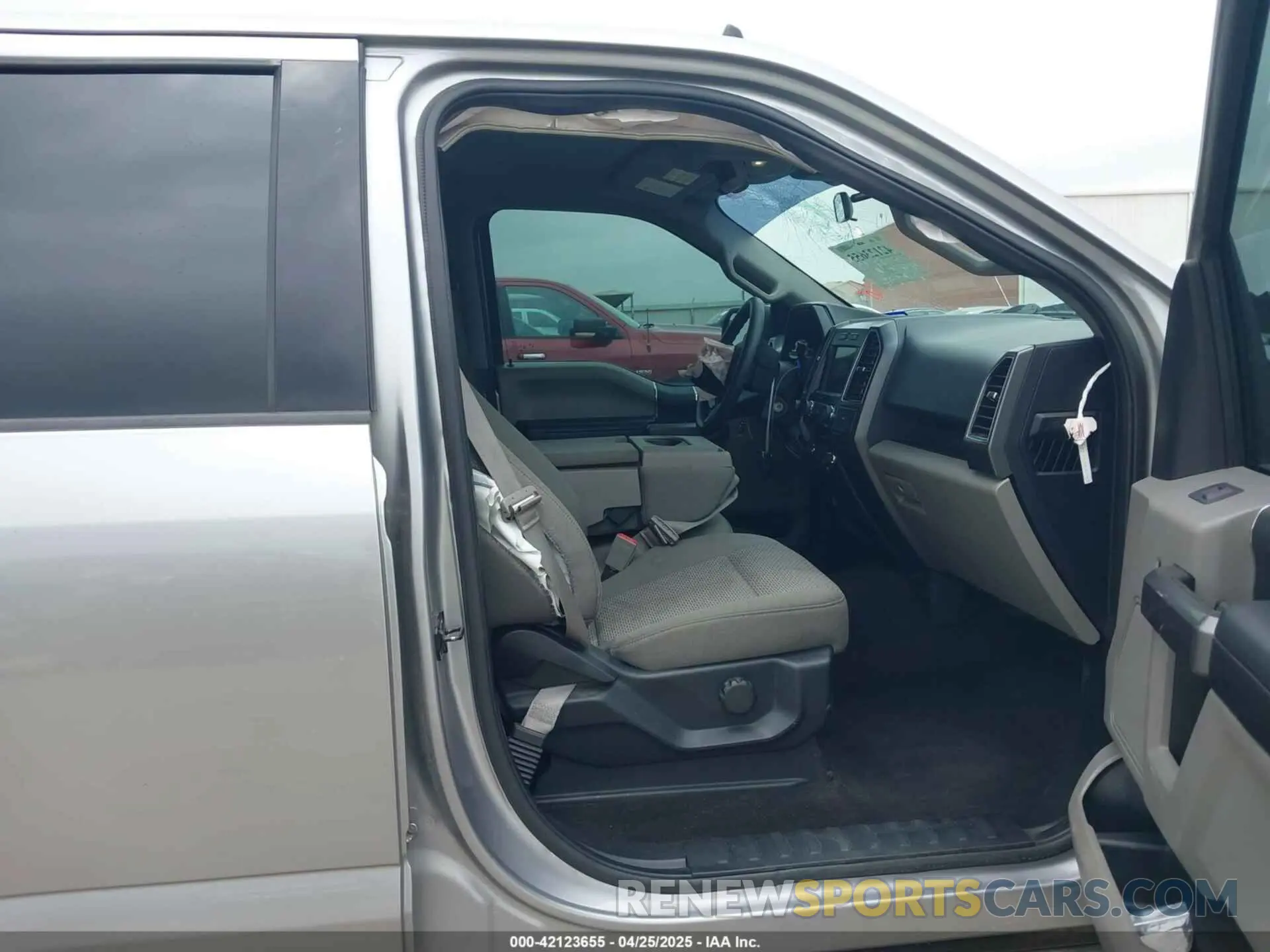 5 fotografías del automóvil dañado 1FTEW1EP7LFB82054 FORD F-150 2020