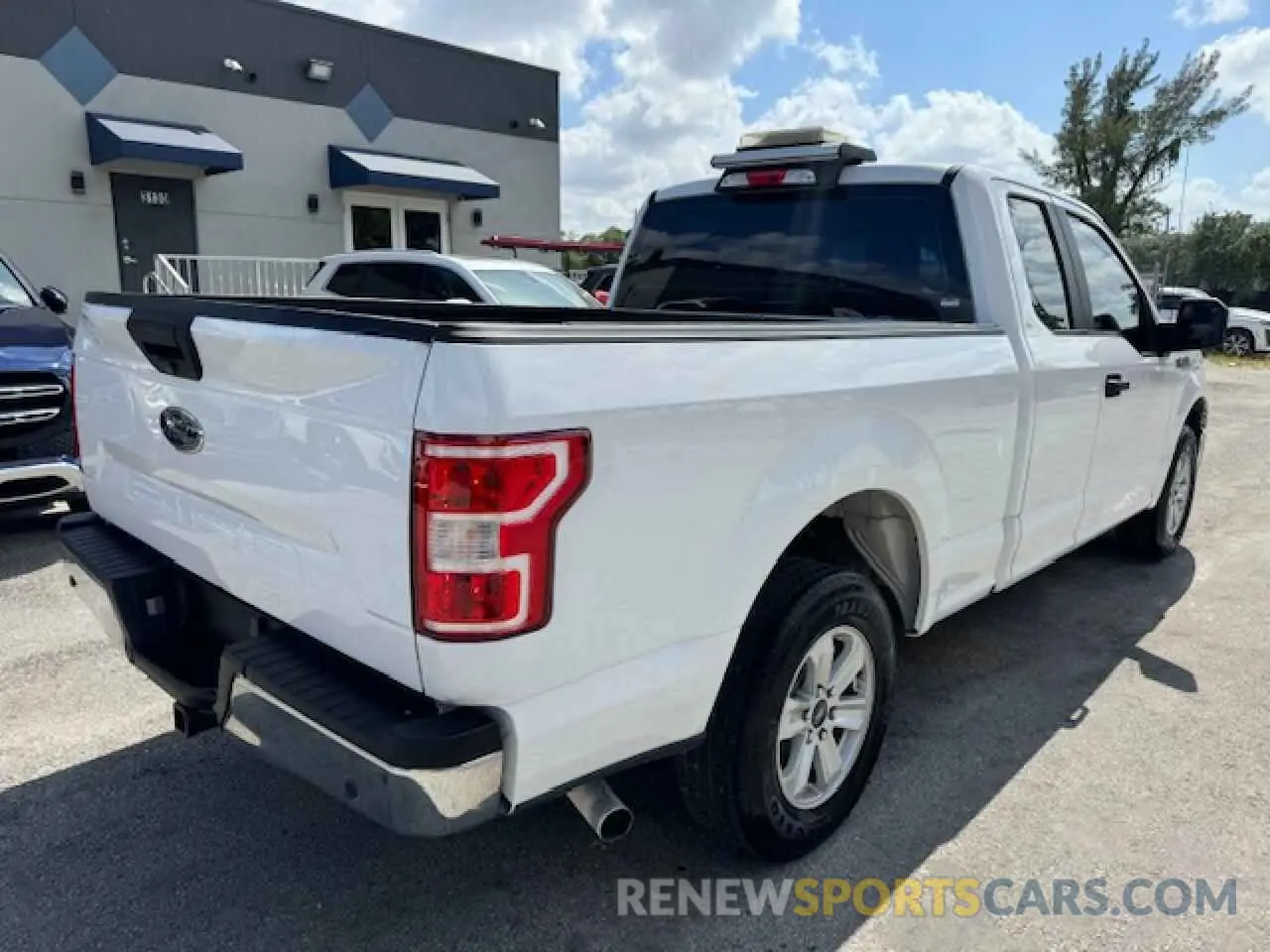 3 fotografías del automóvil dañado 1FTEX1C50LKE46270 FORD F-150 2020