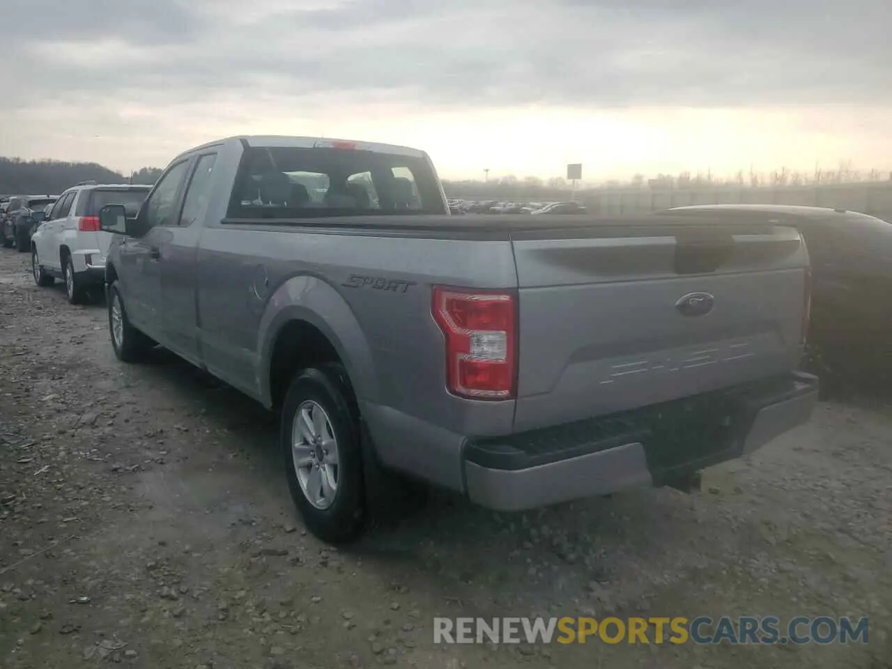 2 fotografías del automóvil dañado 1FTEX1C52LKE37506 FORD F-150 2020