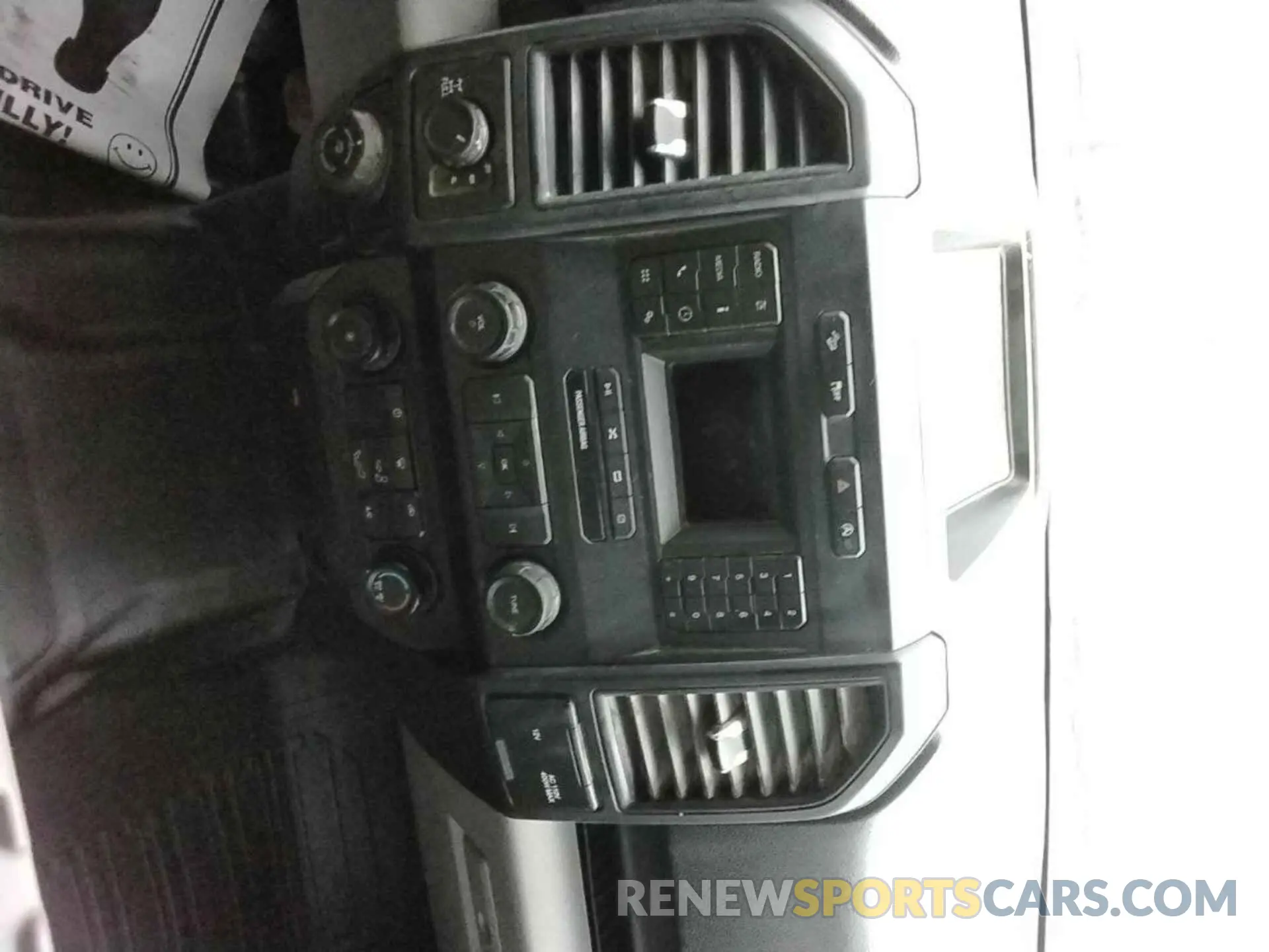 8 fotografías del automóvil dañado 1FTFW1E54LKD80018 FORD F-150 2020
