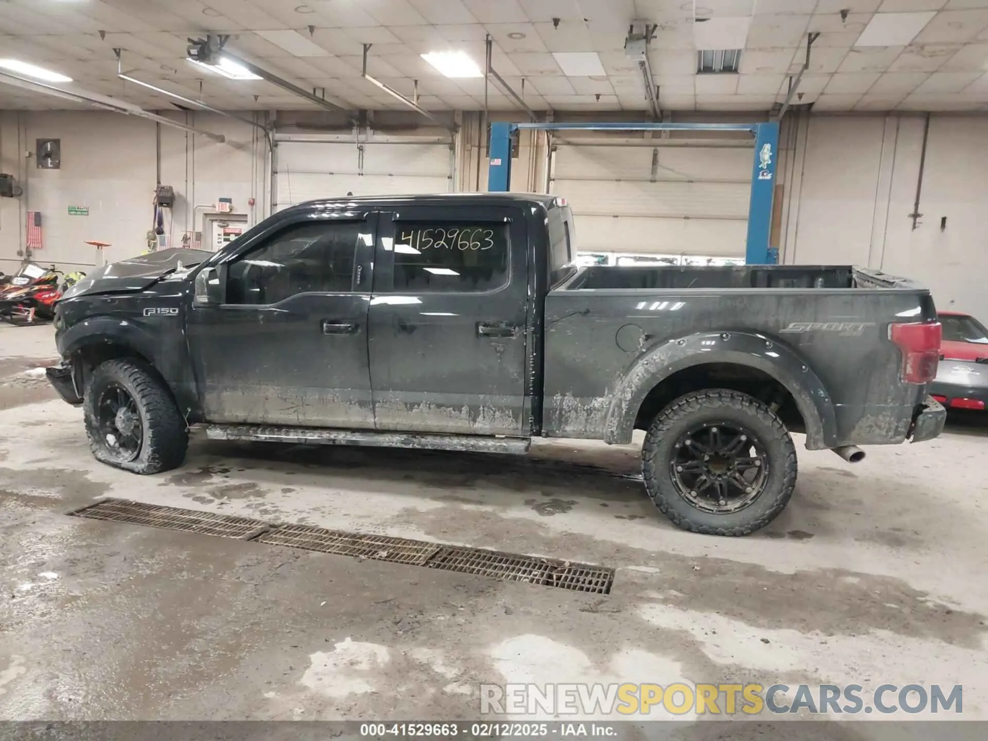 14 fotografías del automóvil dañado 1FTFW1E57LFB13397 FORD F-150 2020