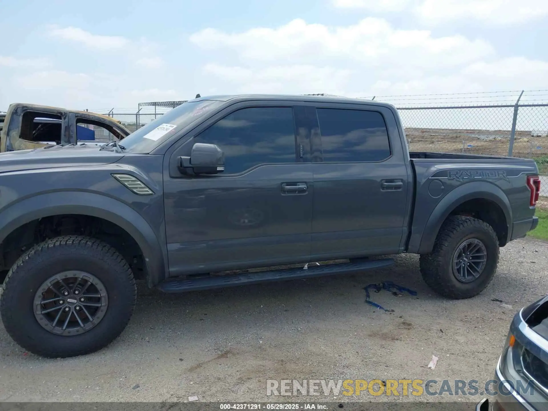14 fotografías del automóvil dañado 1FTFW1RG4LFB19802 FORD F-150 2020