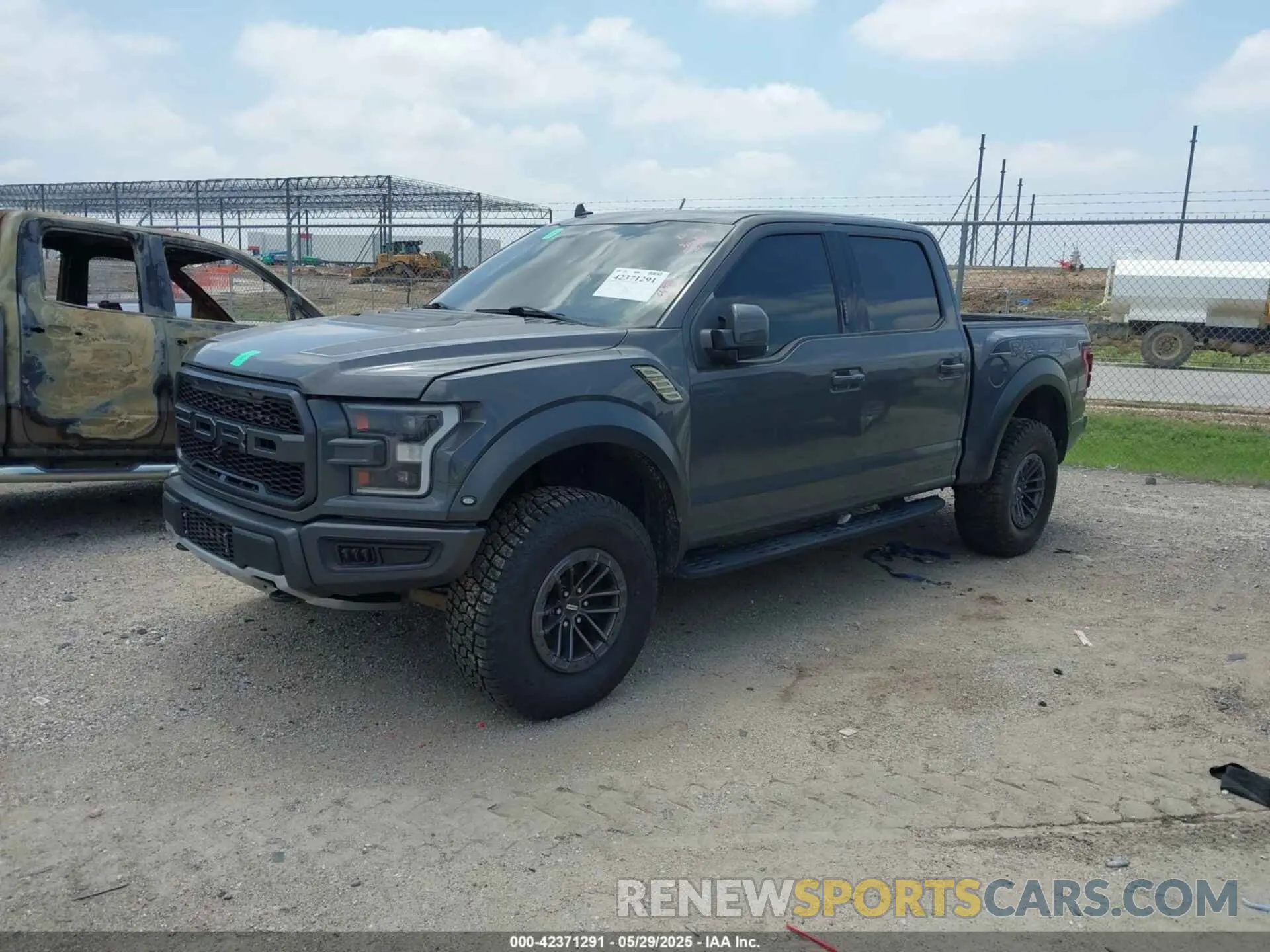 2 fotografías del automóvil dañado 1FTFW1RG4LFB19802 FORD F-150 2020