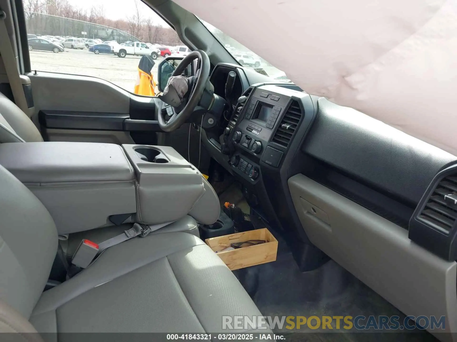 5 fotografías del automóvil dañado 1FTFX1C52LKE23125 FORD F-150 2020