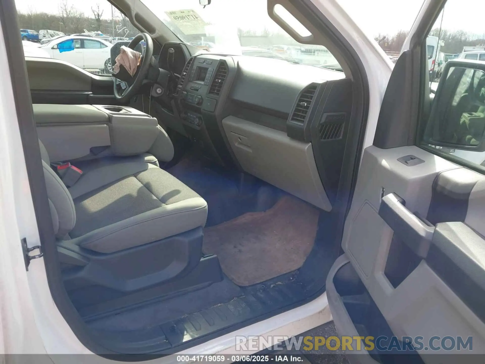 5 fotografías del automóvil dañado 1FTMF1CB0LKD63815 FORD F-150 2020
