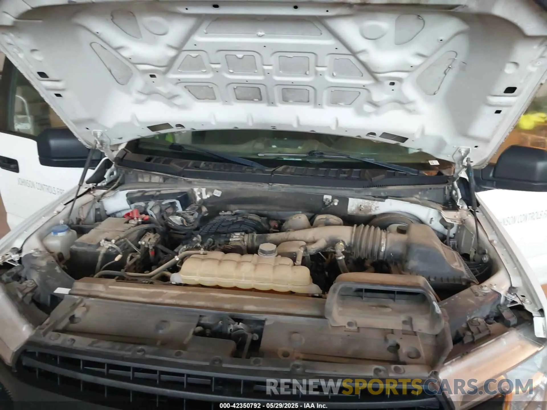 10 fotografías del automóvil dañado 1FTMF1CB4LKE11817 FORD F-150 2020