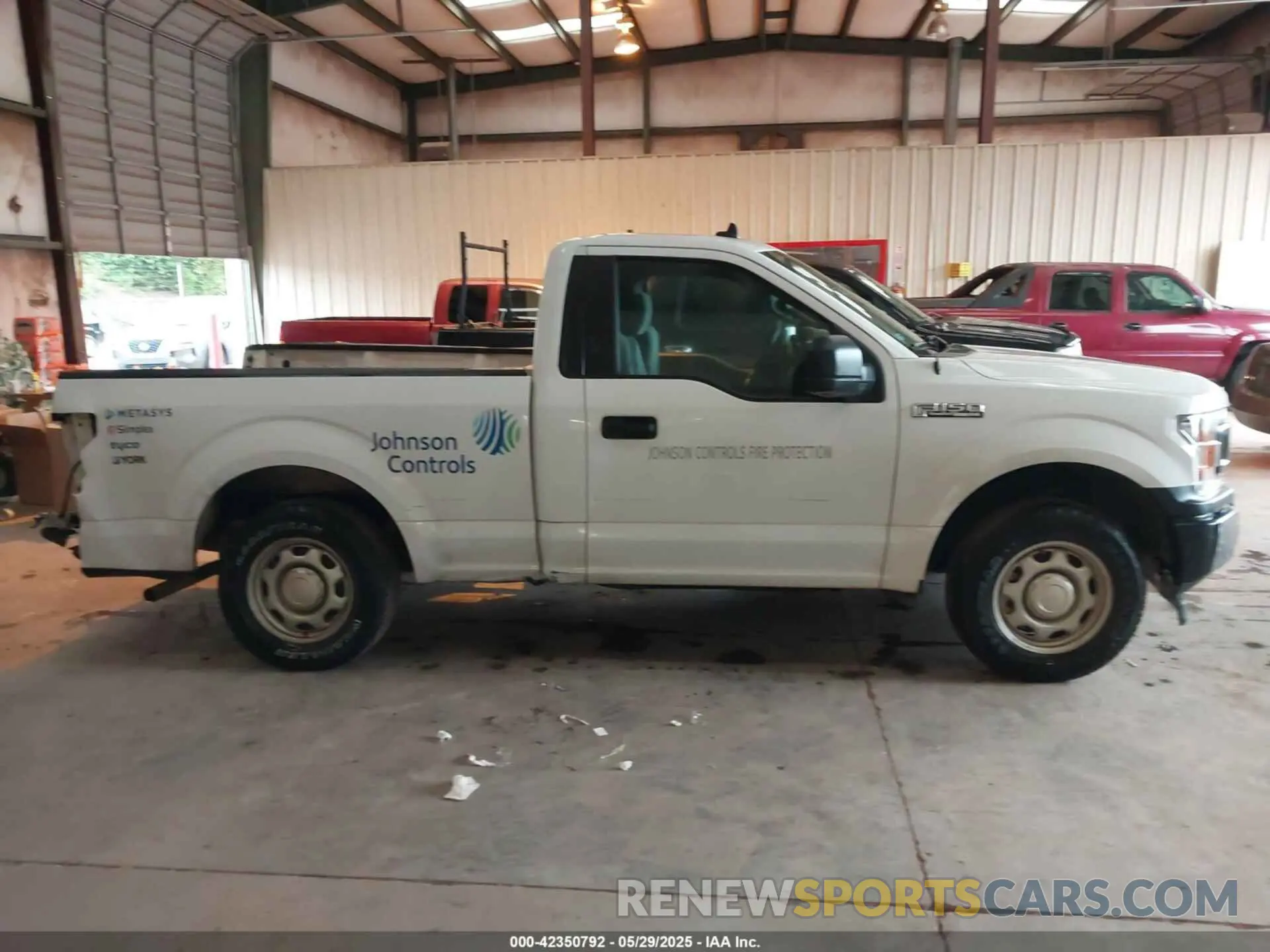13 fotografías del automóvil dañado 1FTMF1CB4LKE11817 FORD F-150 2020