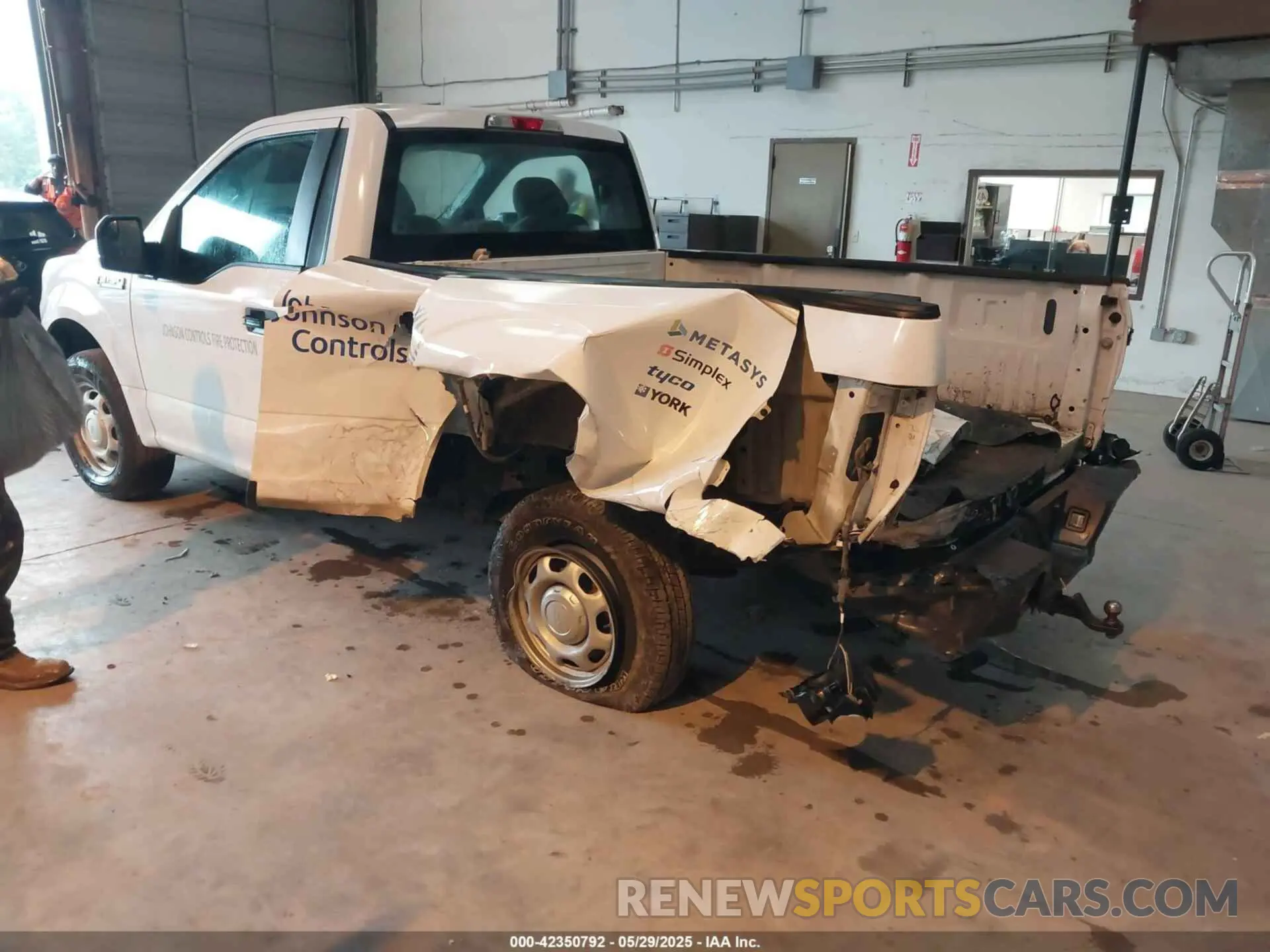 3 fotografías del automóvil dañado 1FTMF1CB4LKE11817 FORD F-150 2020