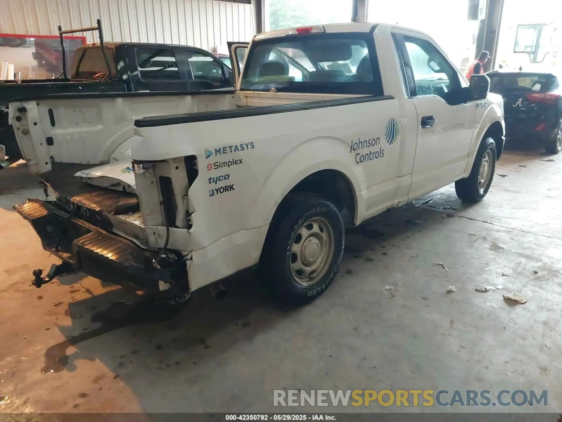 4 fotografías del automóvil dañado 1FTMF1CB4LKE11817 FORD F-150 2020