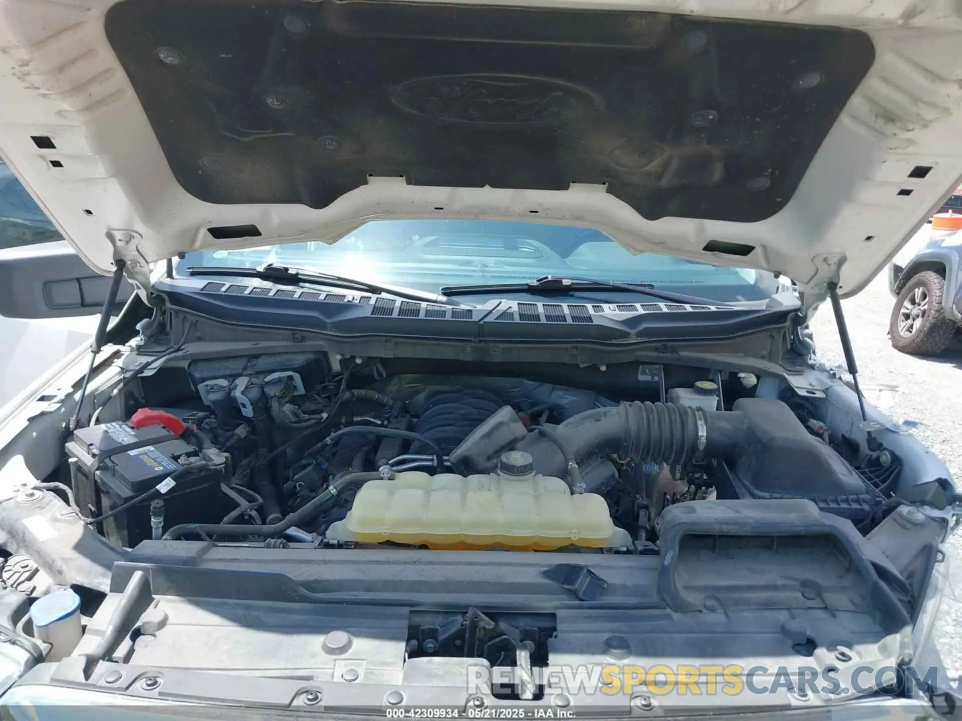 10 fotografías del automóvil dañado 1FTEW1C52MFB80117 FORD F-150 2021