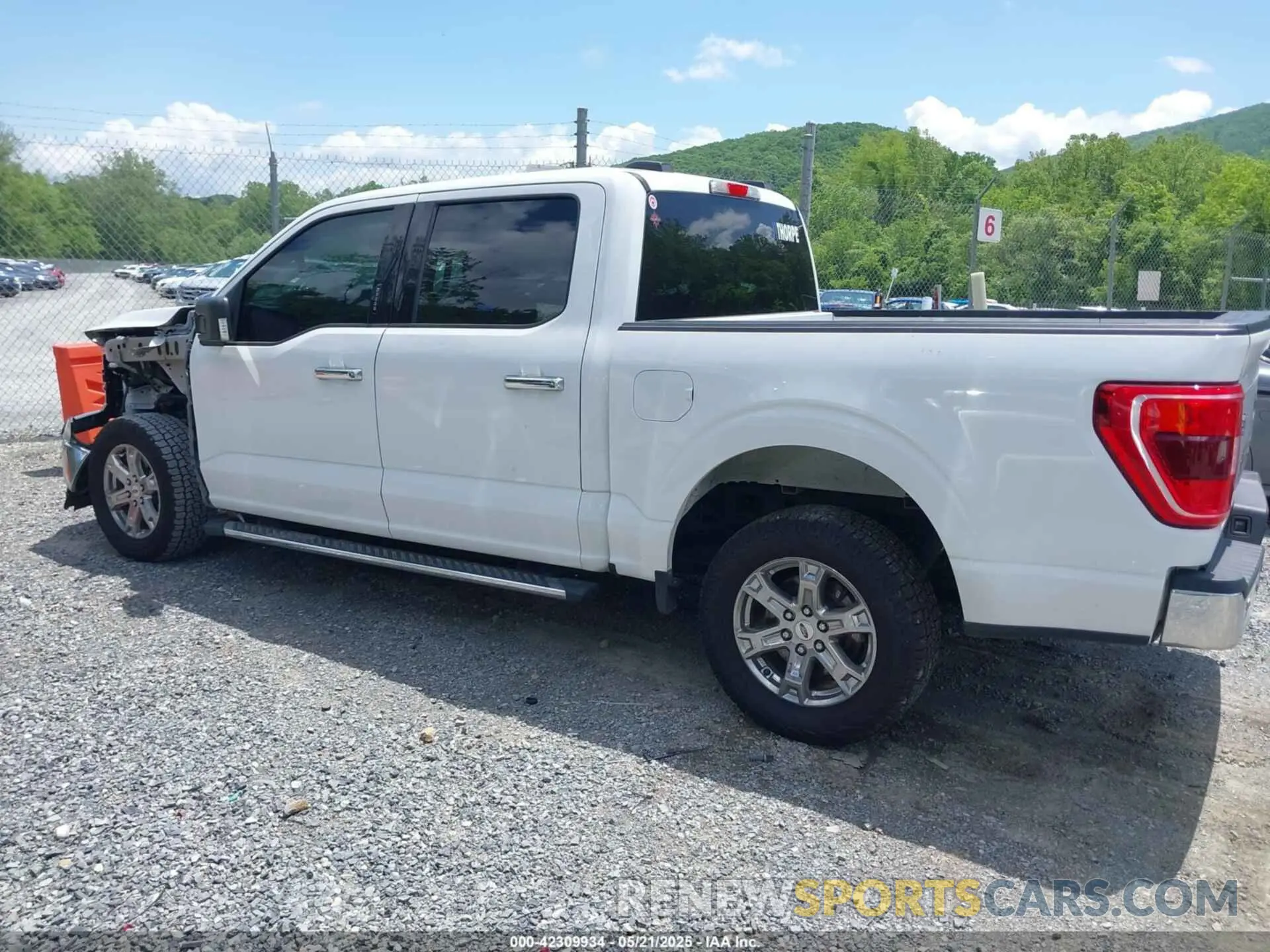 14 fotografías del automóvil dañado 1FTEW1C52MFB80117 FORD F-150 2021