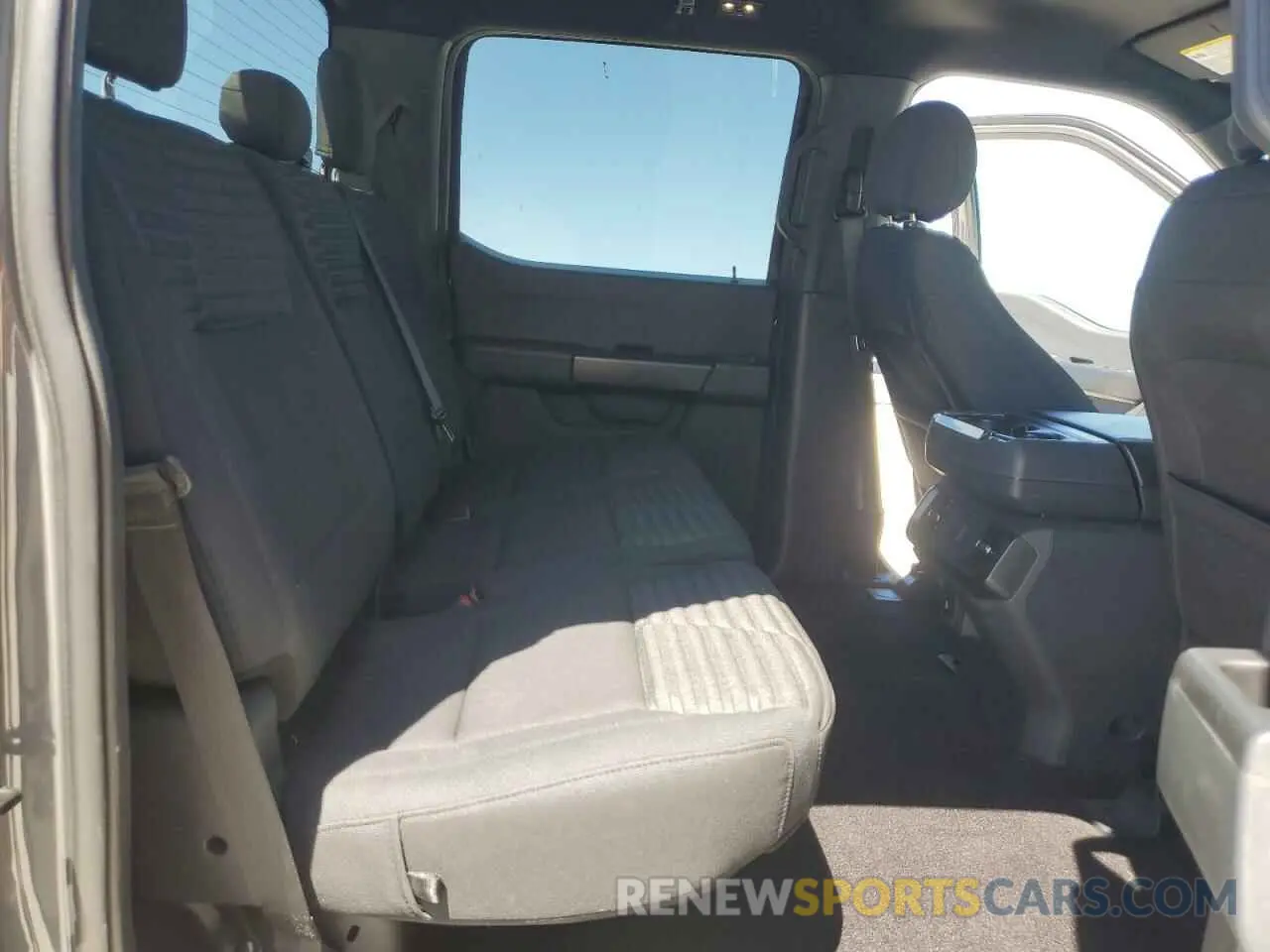 10 fotografías del automóvil dañado 1FTEW1CP6MFB40673 FORD F-150 2021