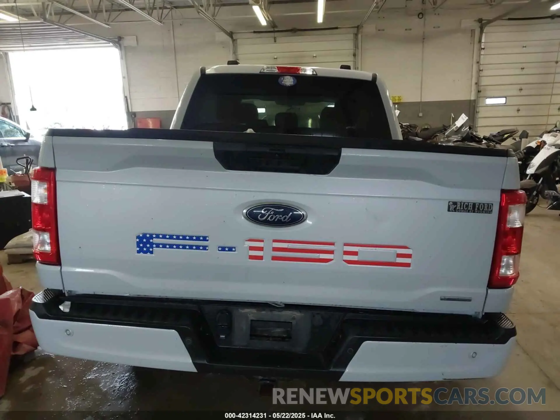 17 fotografías del automóvil dañado 1FTEW1CP9MKE41204 FORD F-150 2021