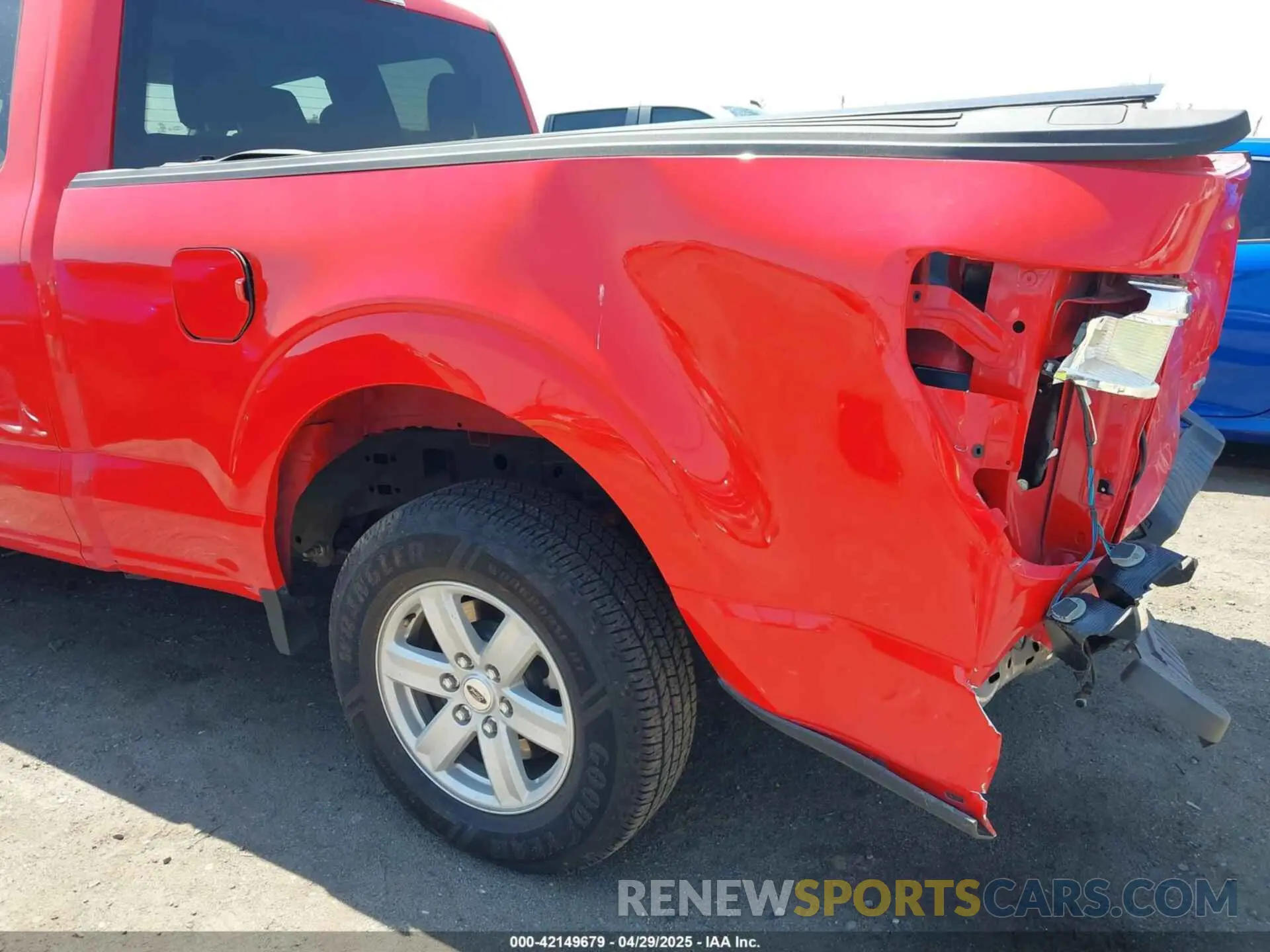 17 fotografías del automóvil dañado 1FTEX1C82MKE57427 FORD F-150 2021