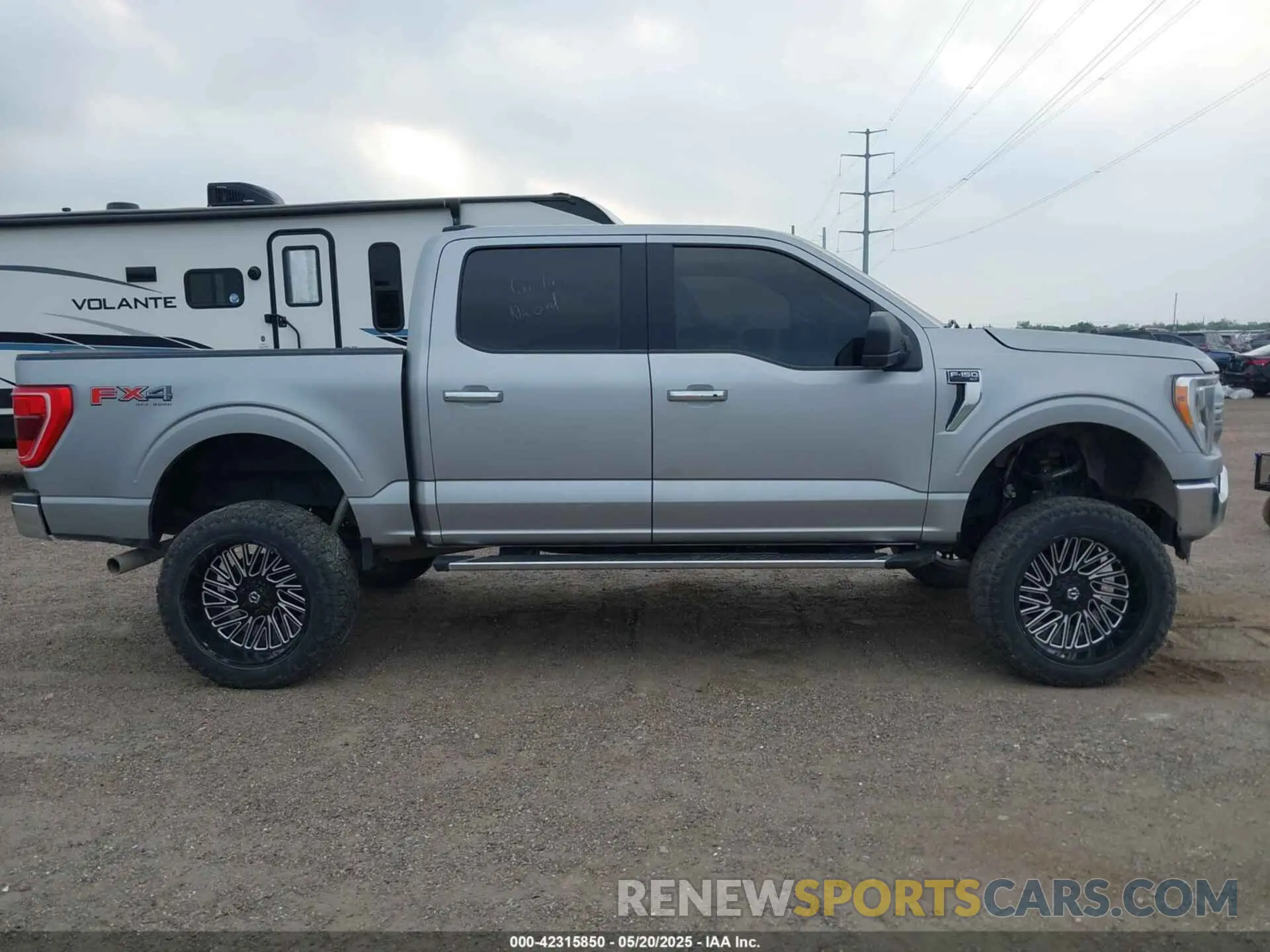 12 fotografías del automóvil dañado 1FTFW1E52MKD94436 FORD F-150 2021
