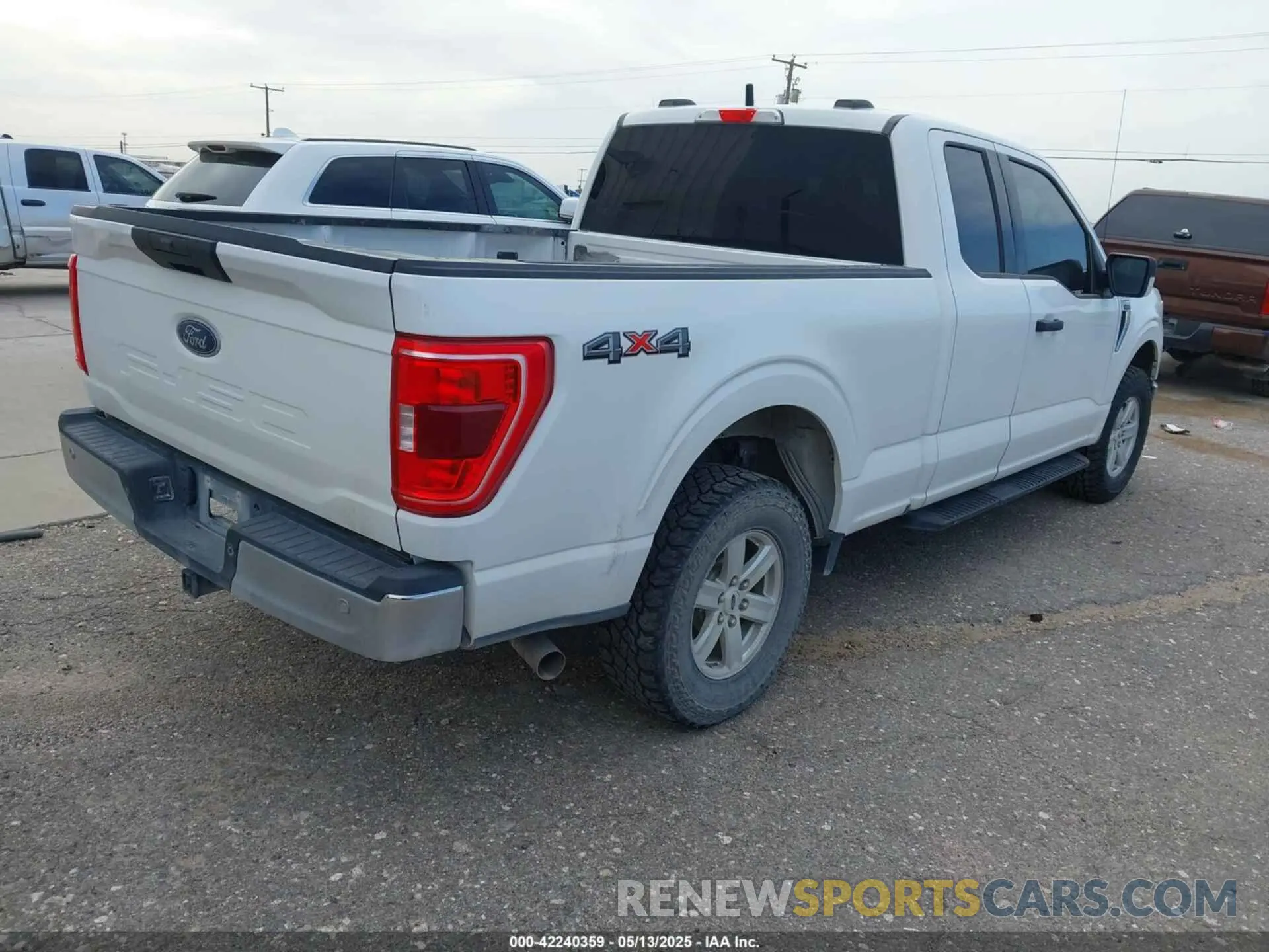 4 fotografías del automóvil dañado 1FTFX1E50MFB29732 FORD F-150 2021