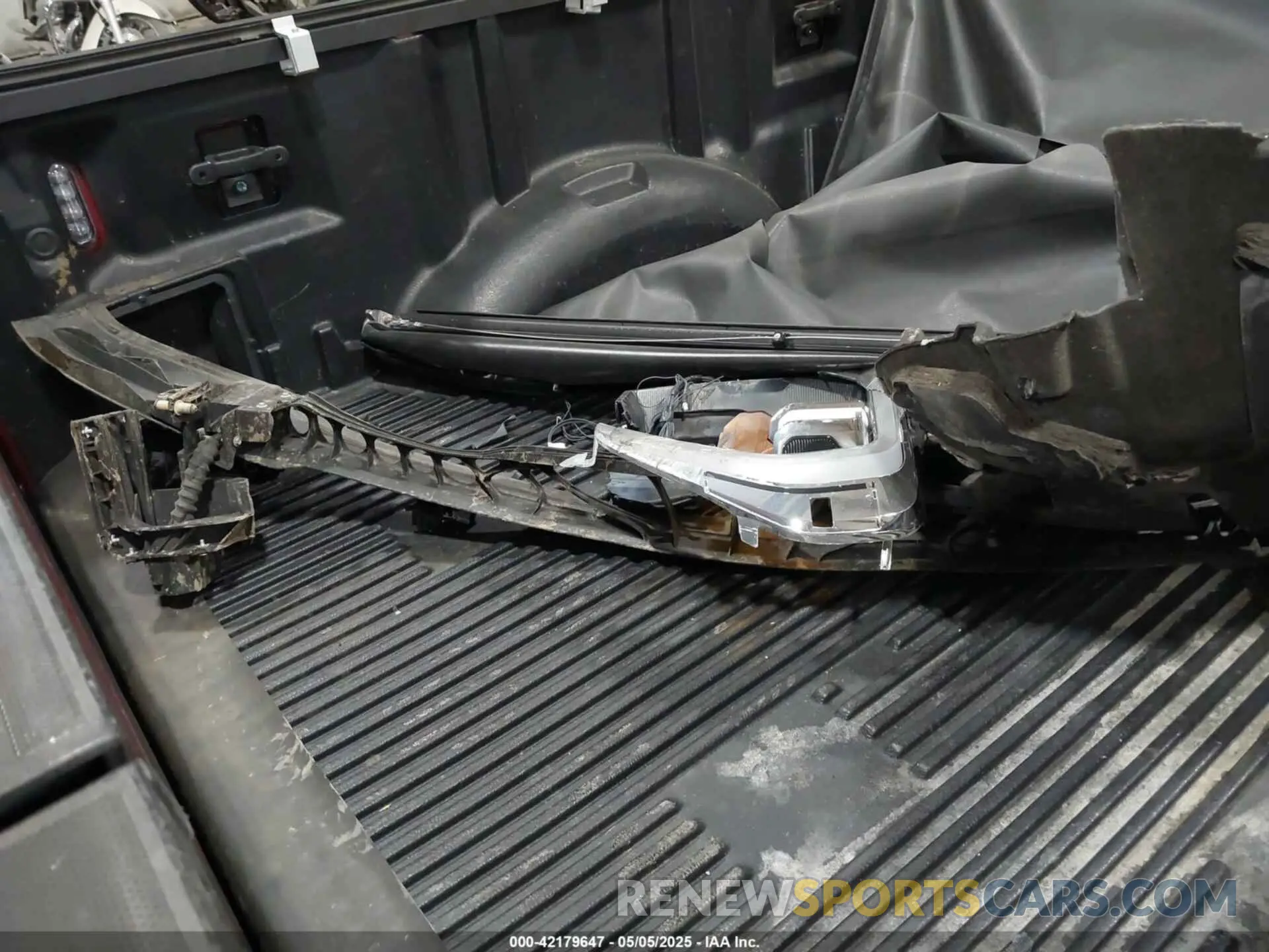 12 fotografías del automóvil dañado 1FTFX1E55MFA44207 FORD F-150 2021