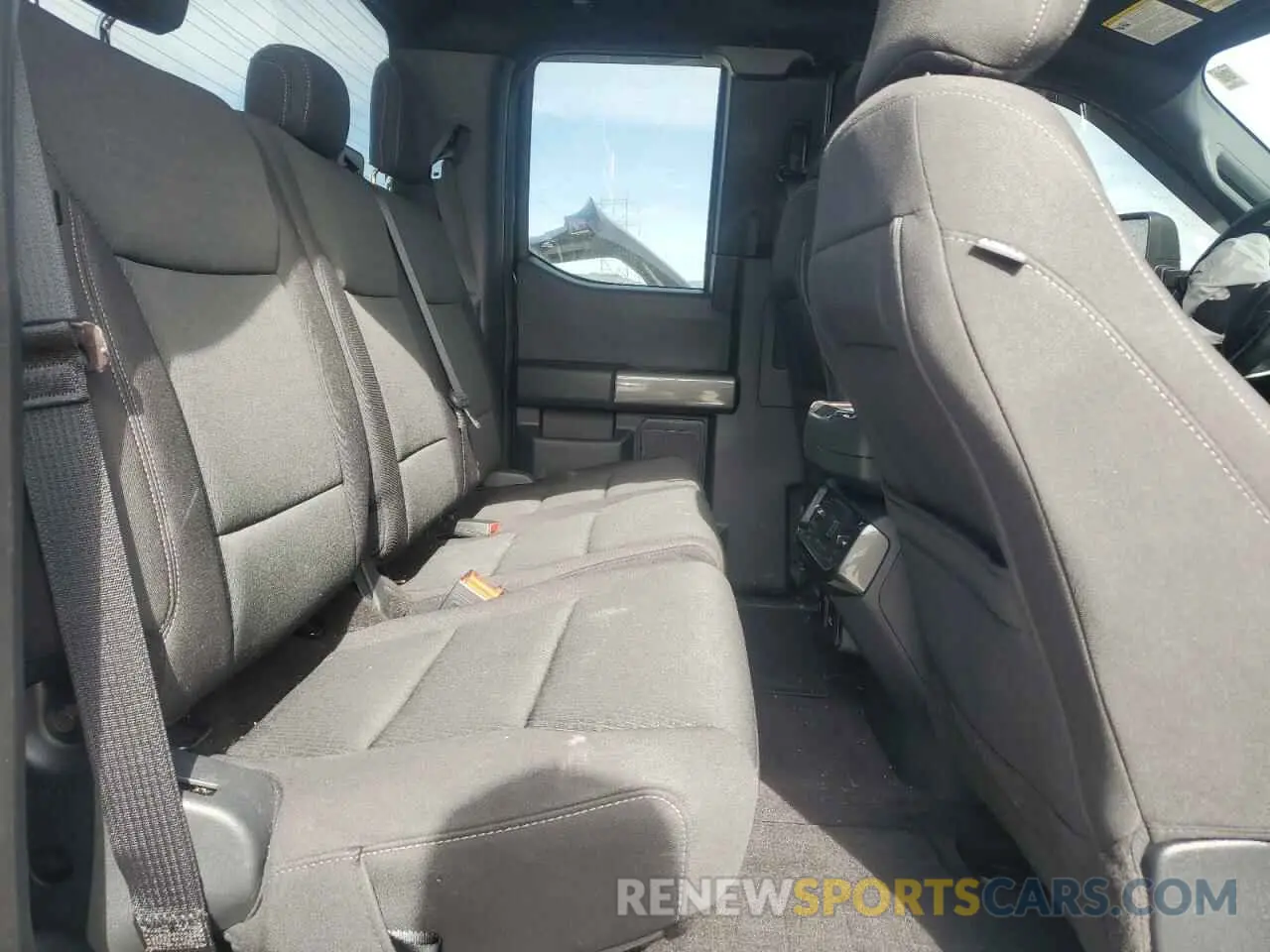 10 fotografías del automóvil dañado 1FTFX1E85MFC15306 FORD F-150 2021
