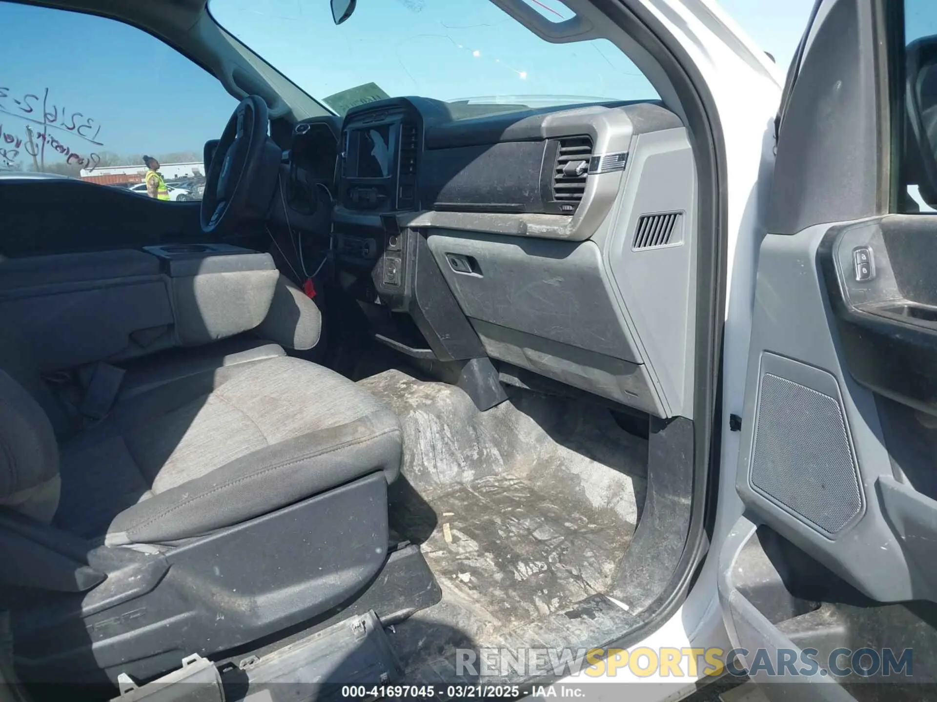 5 fotografías del automóvil dañado 1FTMF1C54MKE87761 FORD F-150 2021