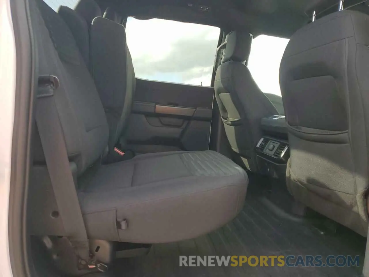 10 fotografías del automóvil dañado 1FTEW1C55NKF28470 FORD F-150 2022