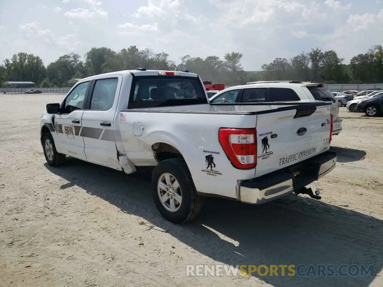 2 fotografías del automóvil dañado 1FTEW1CP6NFA80704 FORD F-150 2022