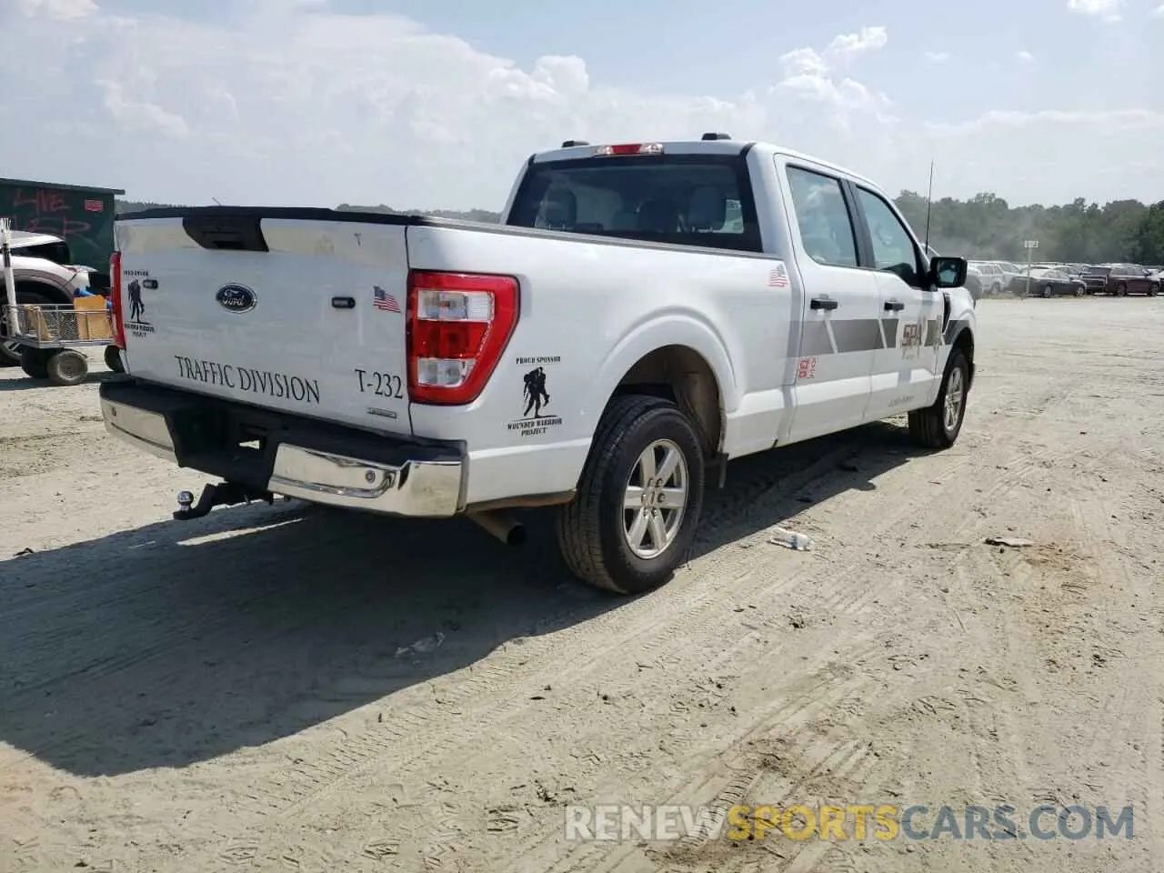 3 fotografías del automóvil dañado 1FTEW1CP6NFA80704 FORD F-150 2022