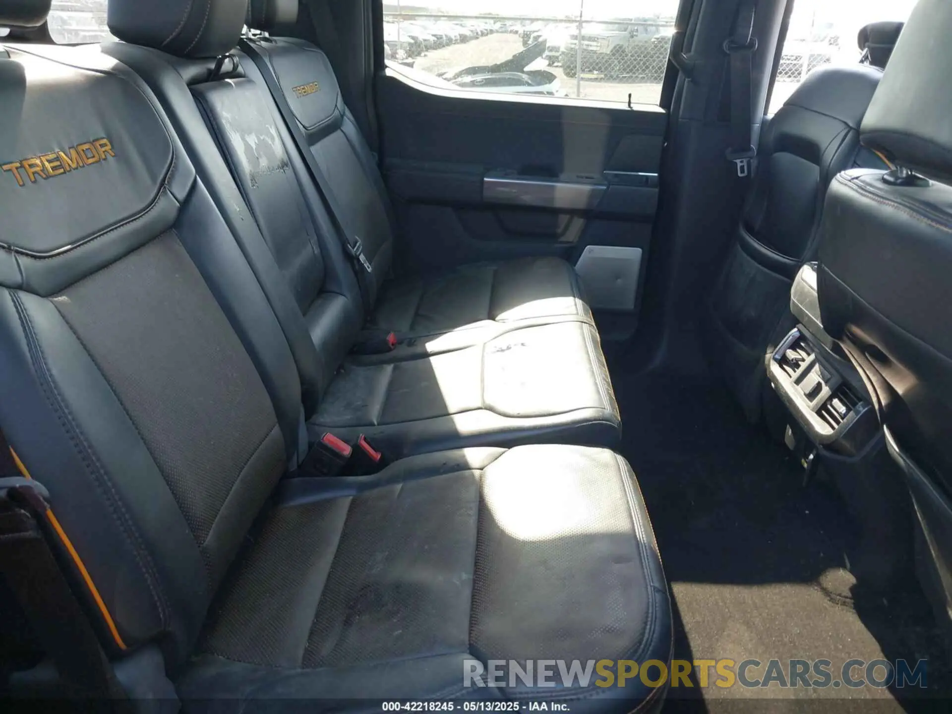 8 fotografías del automóvil dañado 1FTEW1E83NFC03994 FORD F-150 2022