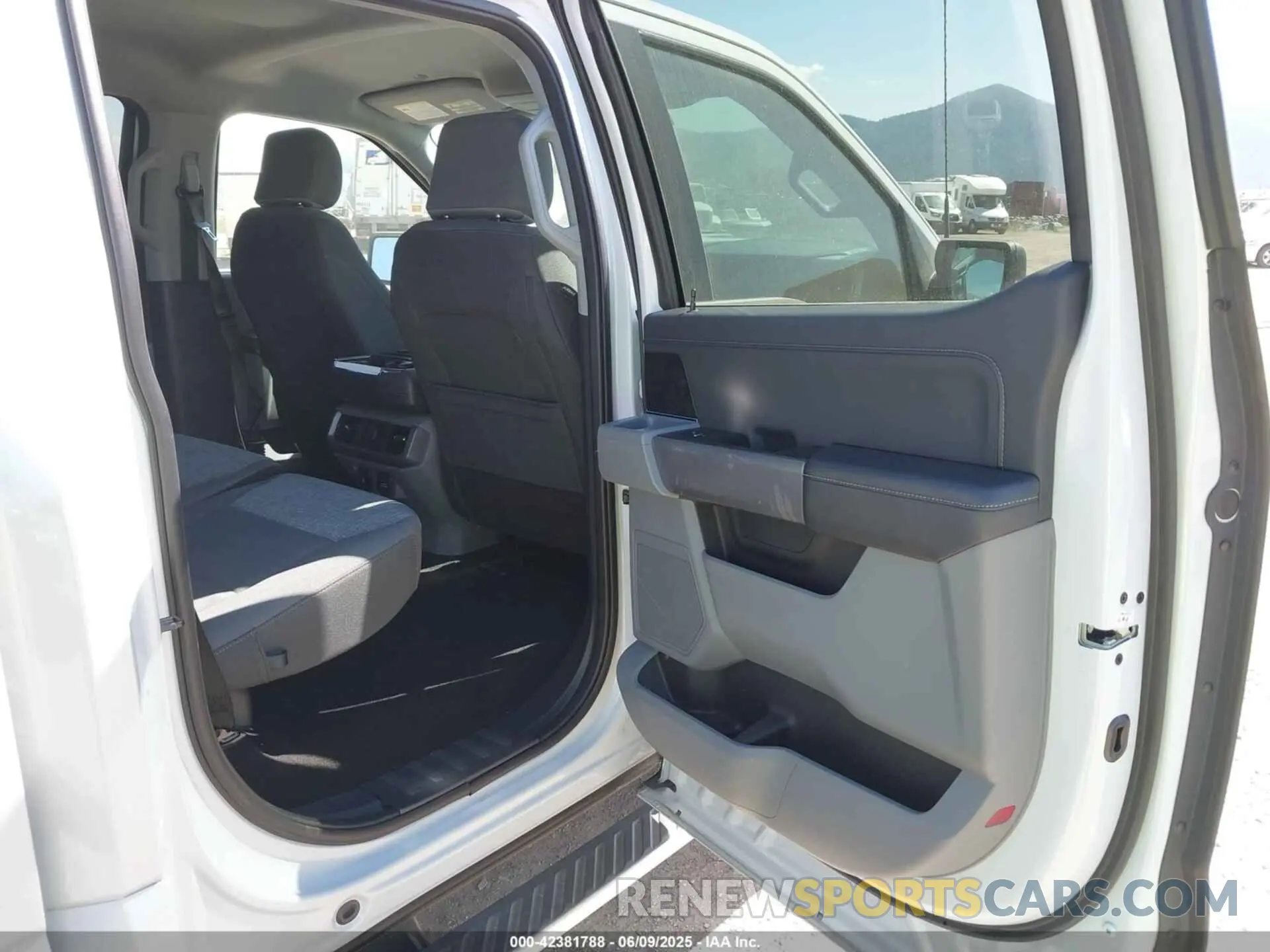 8 fotografías del automóvil dañado 1FTEW1EBXNKD42720 FORD F-150 2022