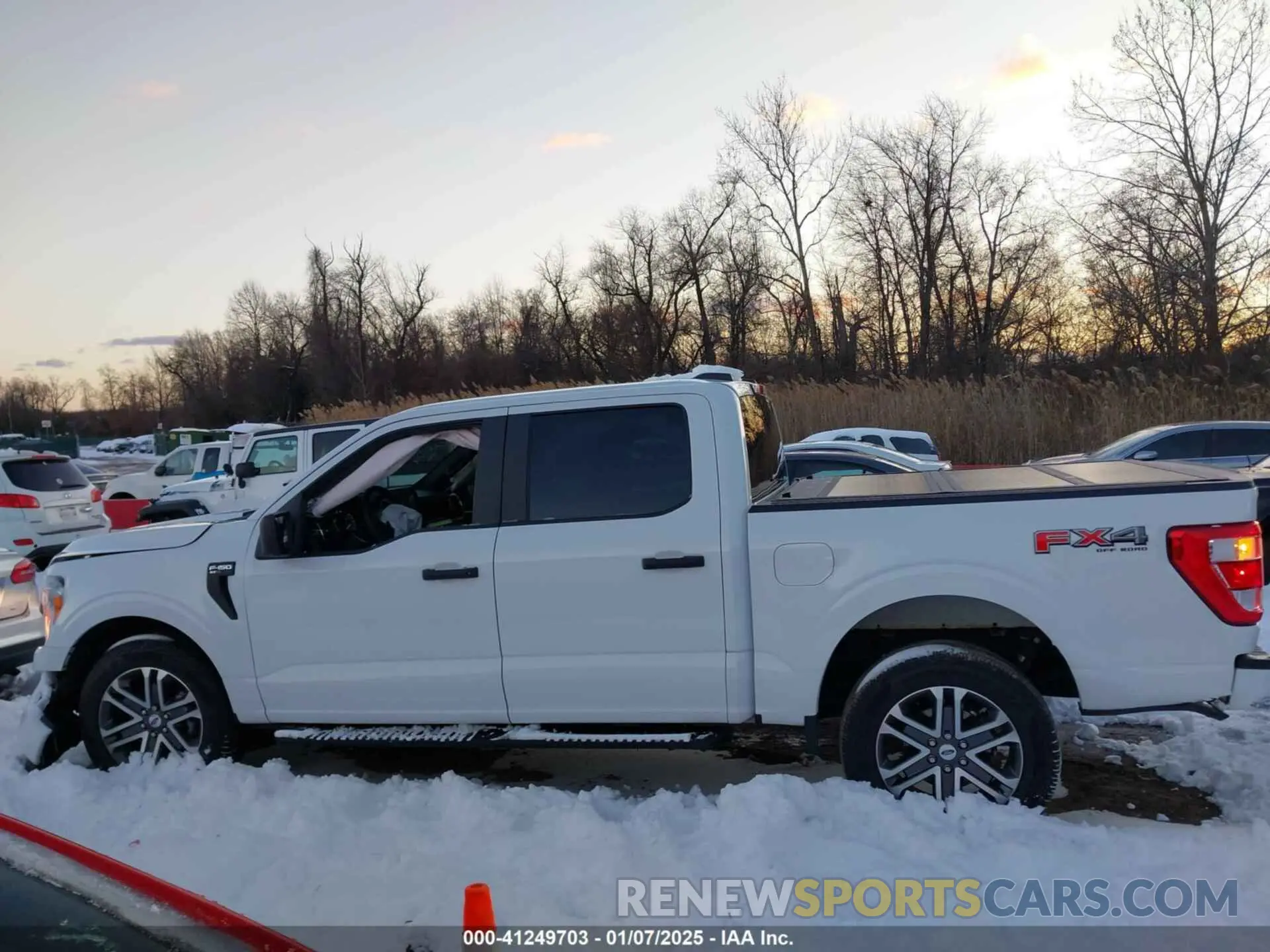 14 fotografías del automóvil dañado 1FTEW1EP1NFA62317 FORD F-150 2022