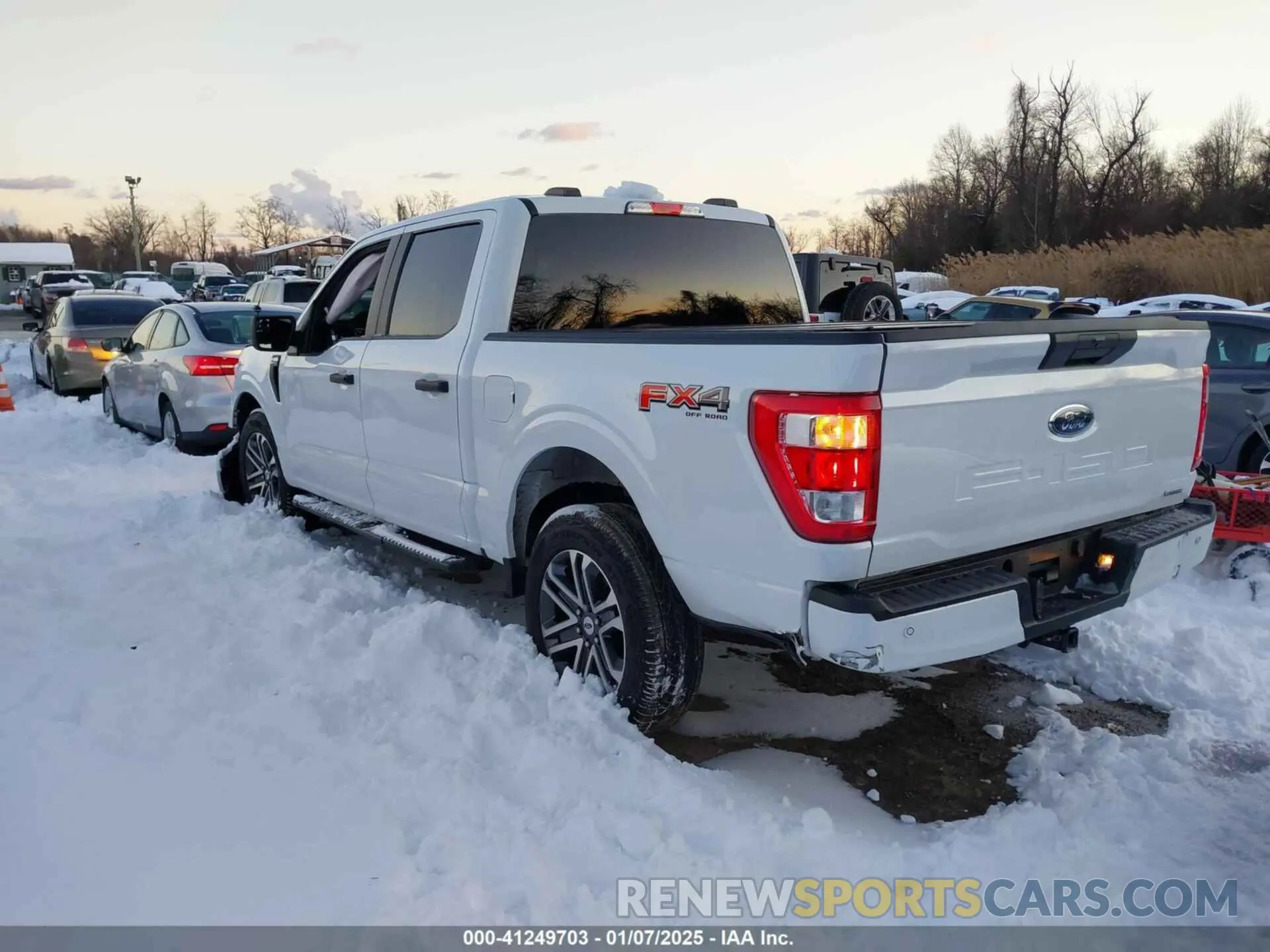 3 fotografías del automóvil dañado 1FTEW1EP1NFA62317 FORD F-150 2022
