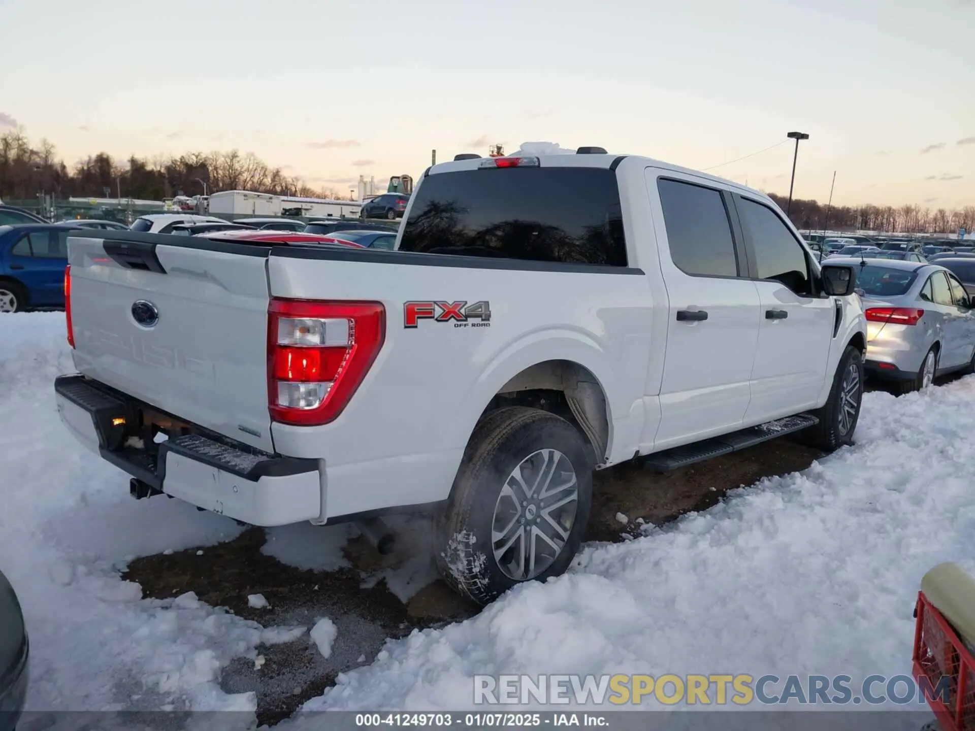 4 fotografías del automóvil dañado 1FTEW1EP1NFA62317 FORD F-150 2022
