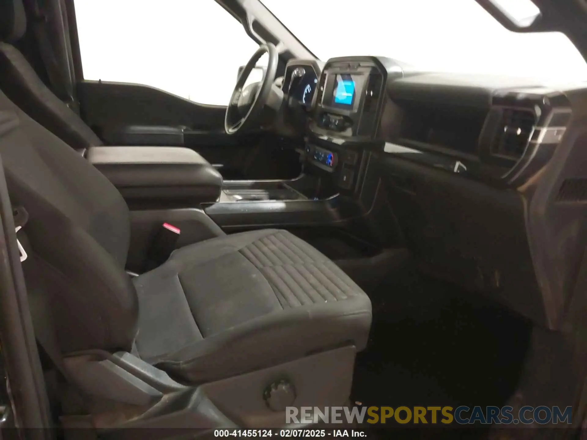 5 fotografías del automóvil dañado 1FTEW1EP2NFC26626 FORD F-150 2022