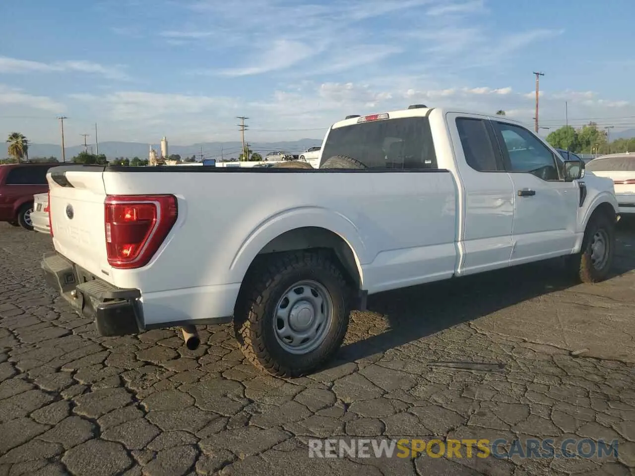 3 fotografías del automóvil dañado 1FTEX1CP7NKE45346 FORD F-150 2022
