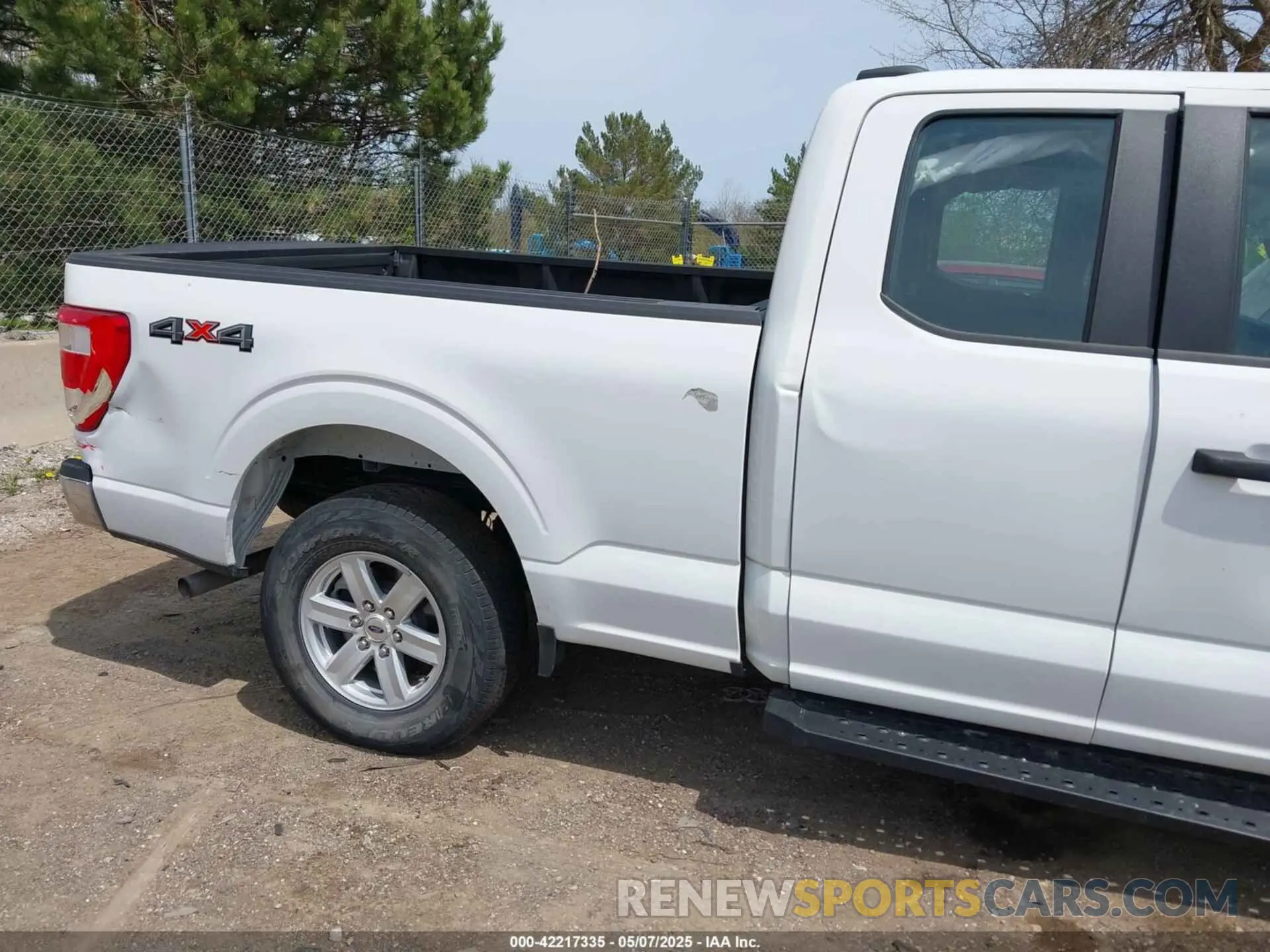 17 fotografías del automóvil dañado 1FTEX1EB8NKF26762 FORD F-150 2022