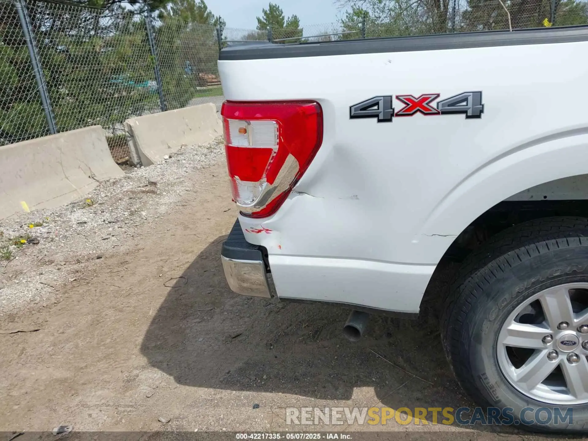 18 fotografías del automóvil dañado 1FTEX1EB8NKF26762 FORD F-150 2022