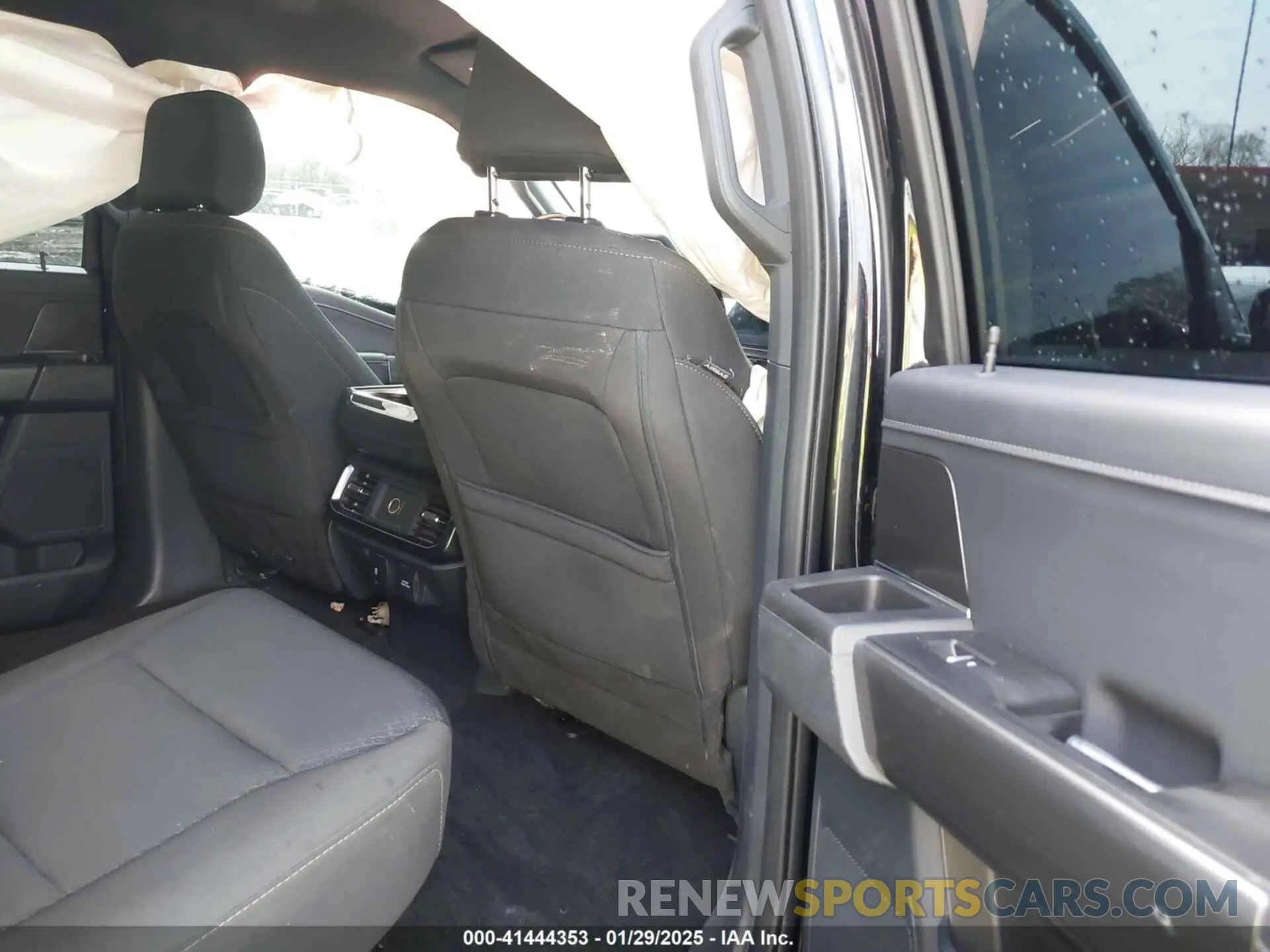 8 fotografías del automóvil dañado 1FTFW1E50NFB13499 FORD F-150 2022