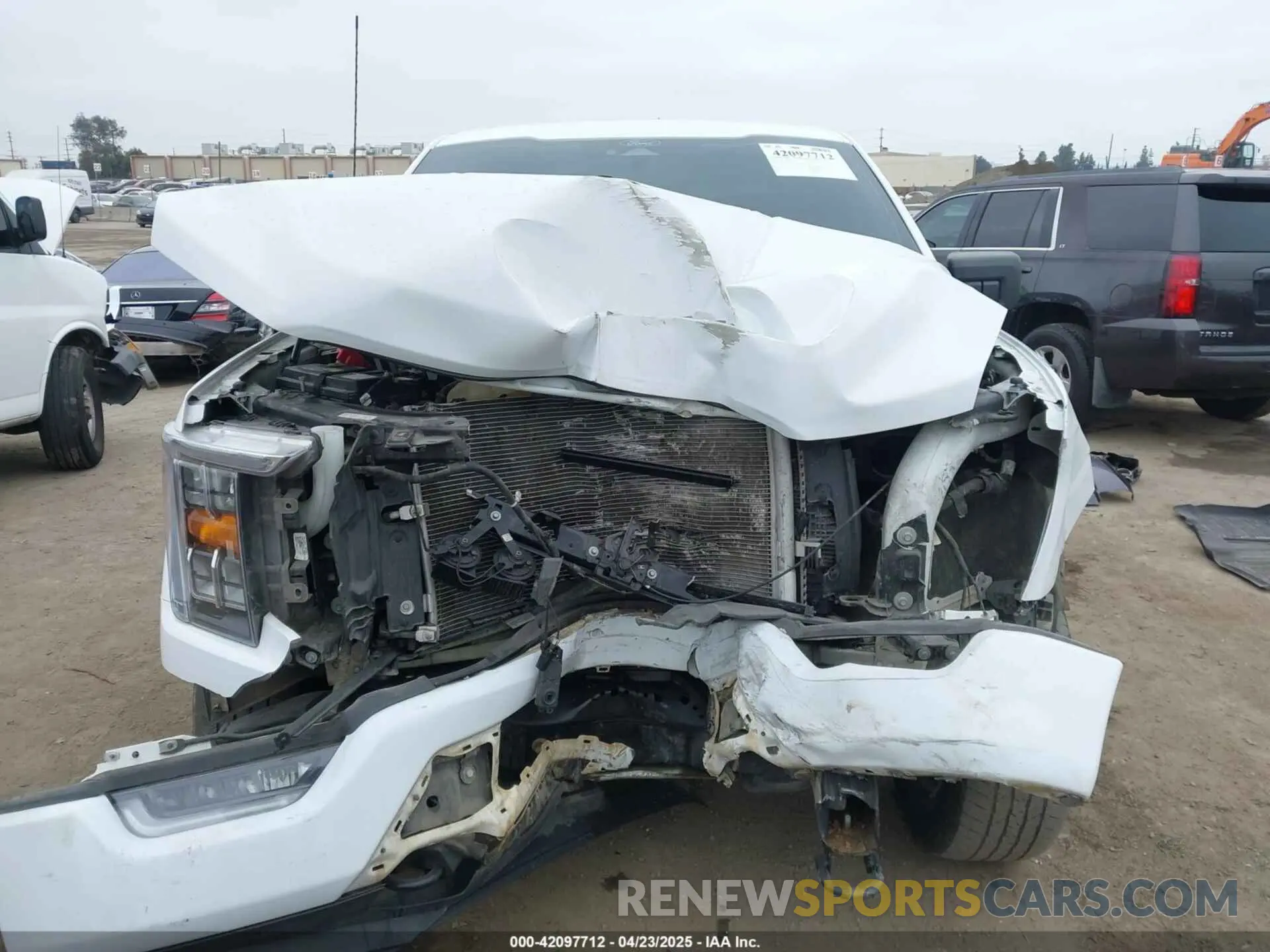 12 fotografías del automóvil dañado 1FTFW1E57NKE14424 FORD F-150 2022