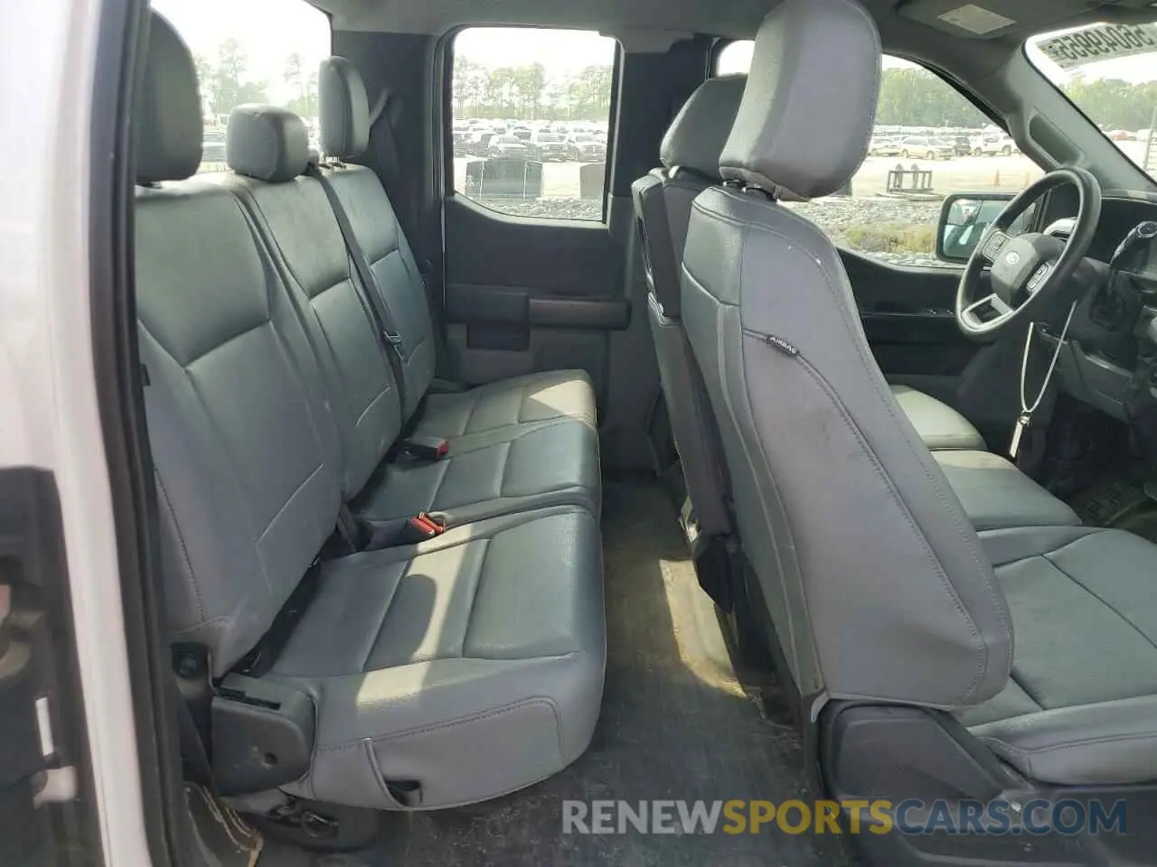 10 fotografías del automóvil dañado 1FTFX1E51NFA73401 FORD F-150 2022